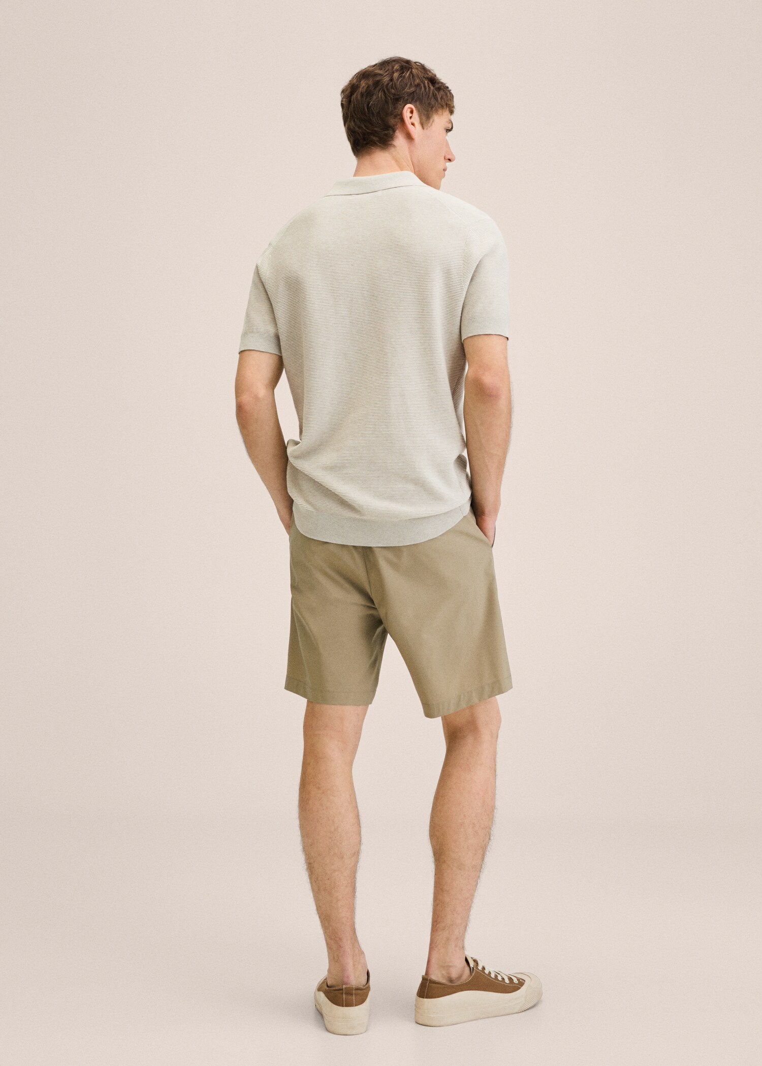 Elastic waist Bermuda shorts - Reverse of the article