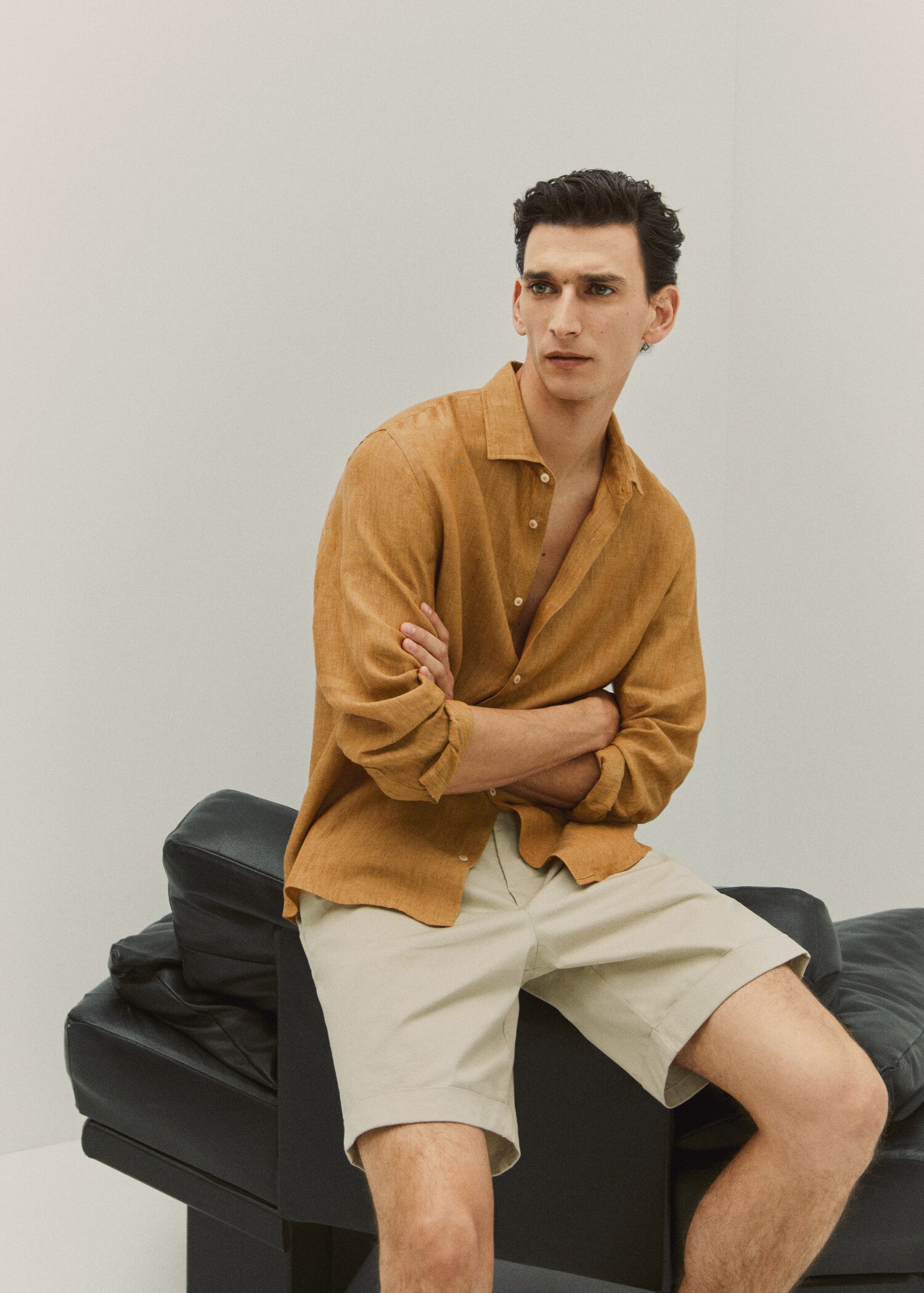 Cotton pleated Bermuda shorts - Details of the article 5