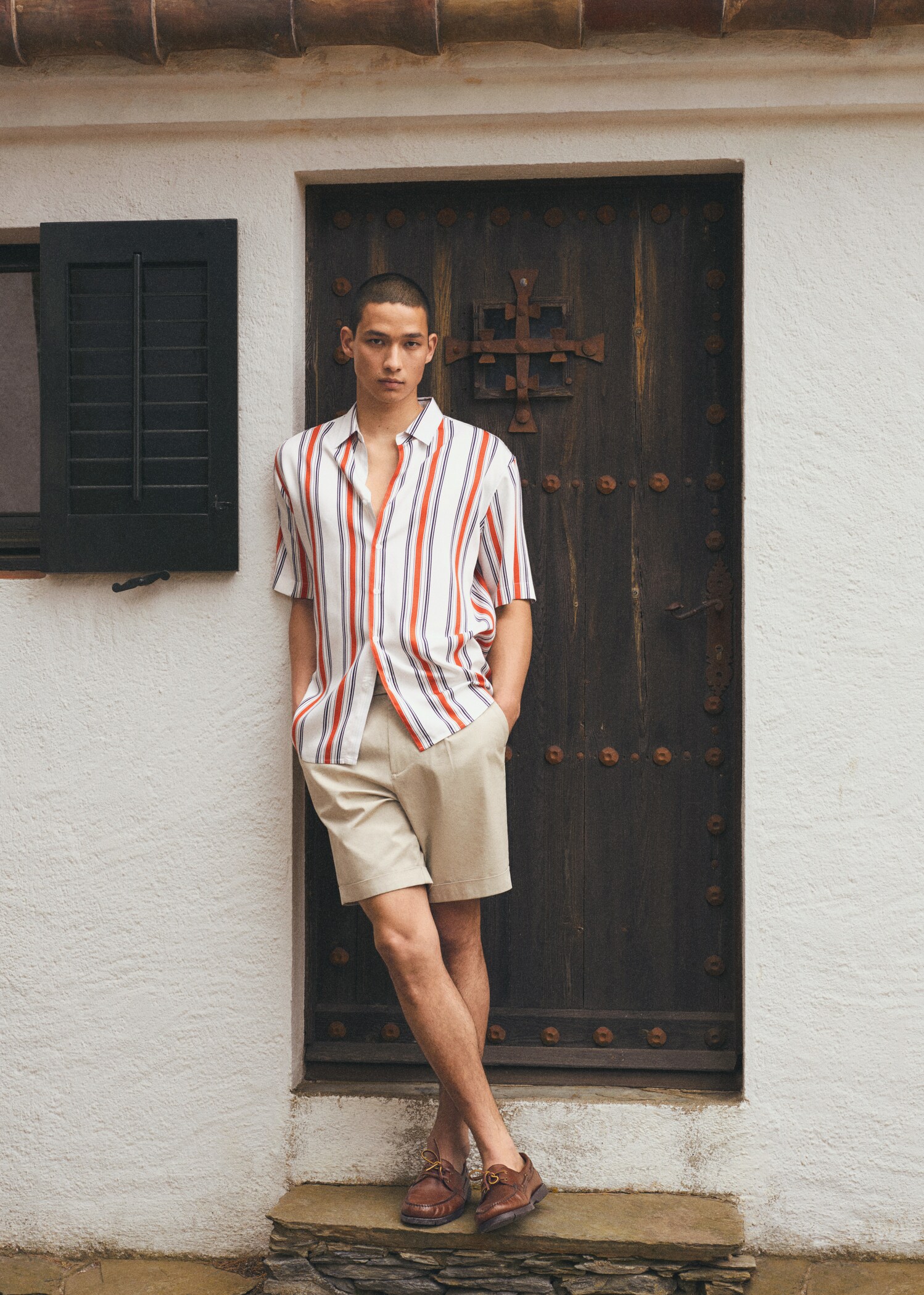 Cotton pleated Bermuda shorts - Details of the article 9