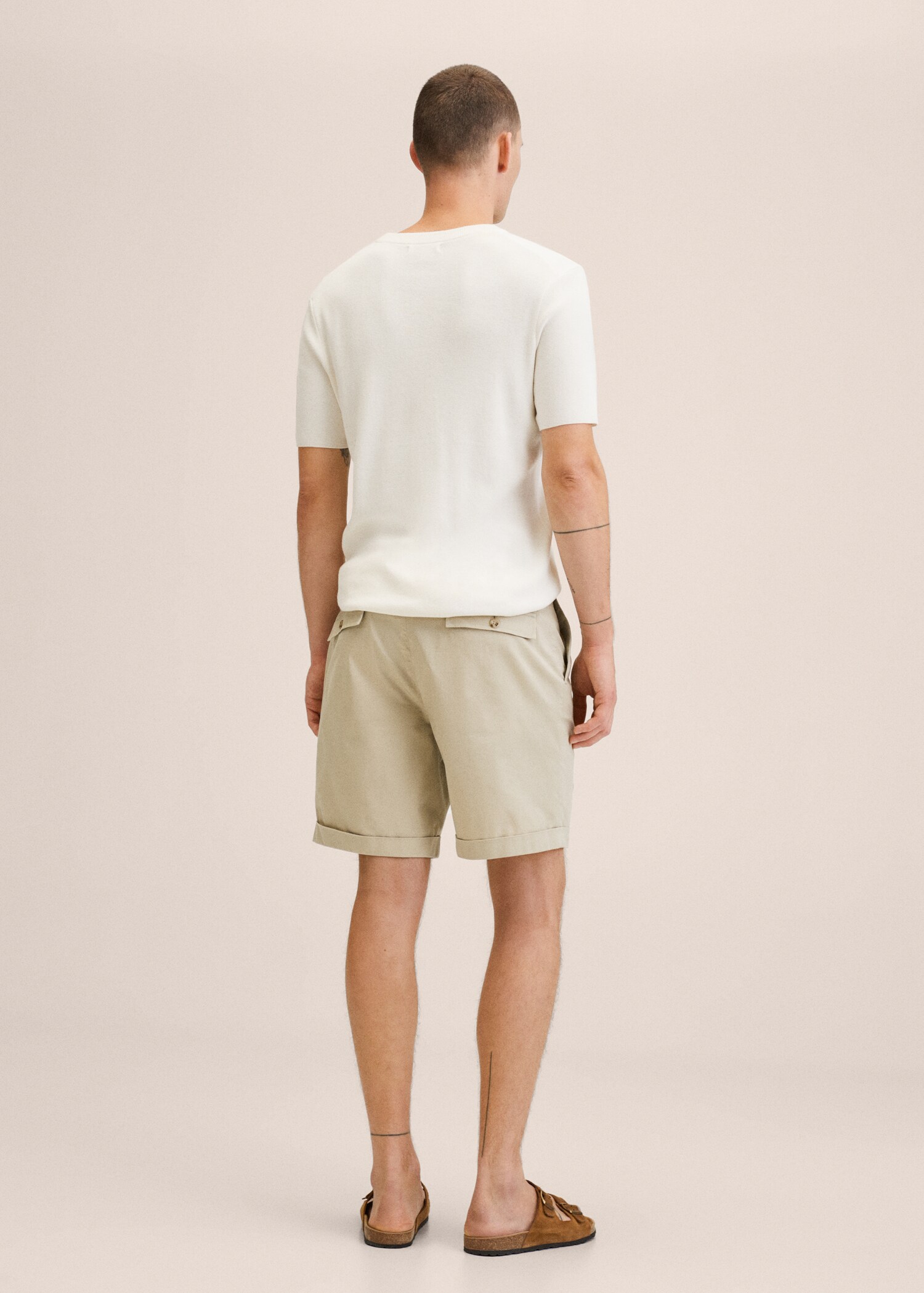 Cotton pleated Bermuda shorts - Reverse of the article