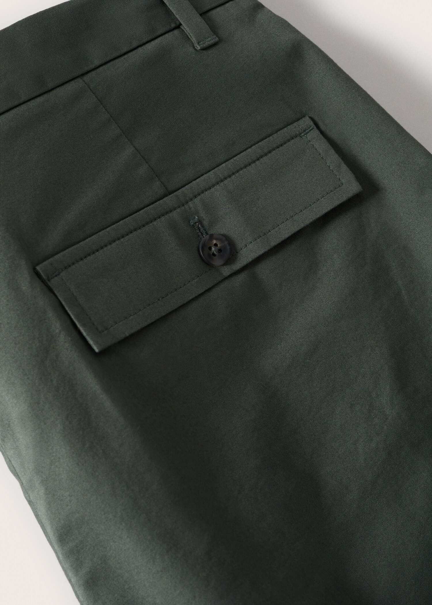 Cotton pleated Bermuda shorts - Details of the article 8