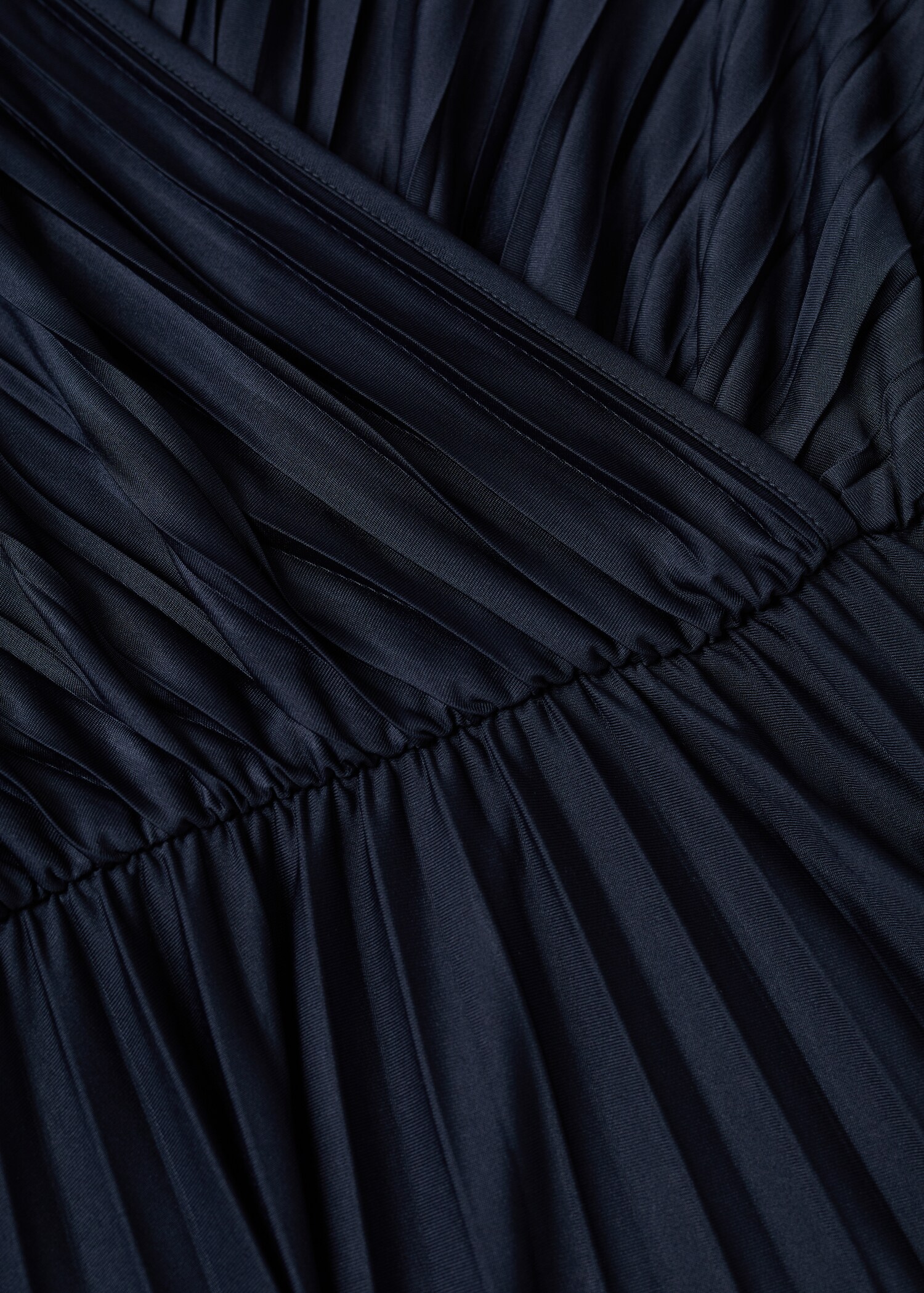 Belt pleated dress - Details of the article 8