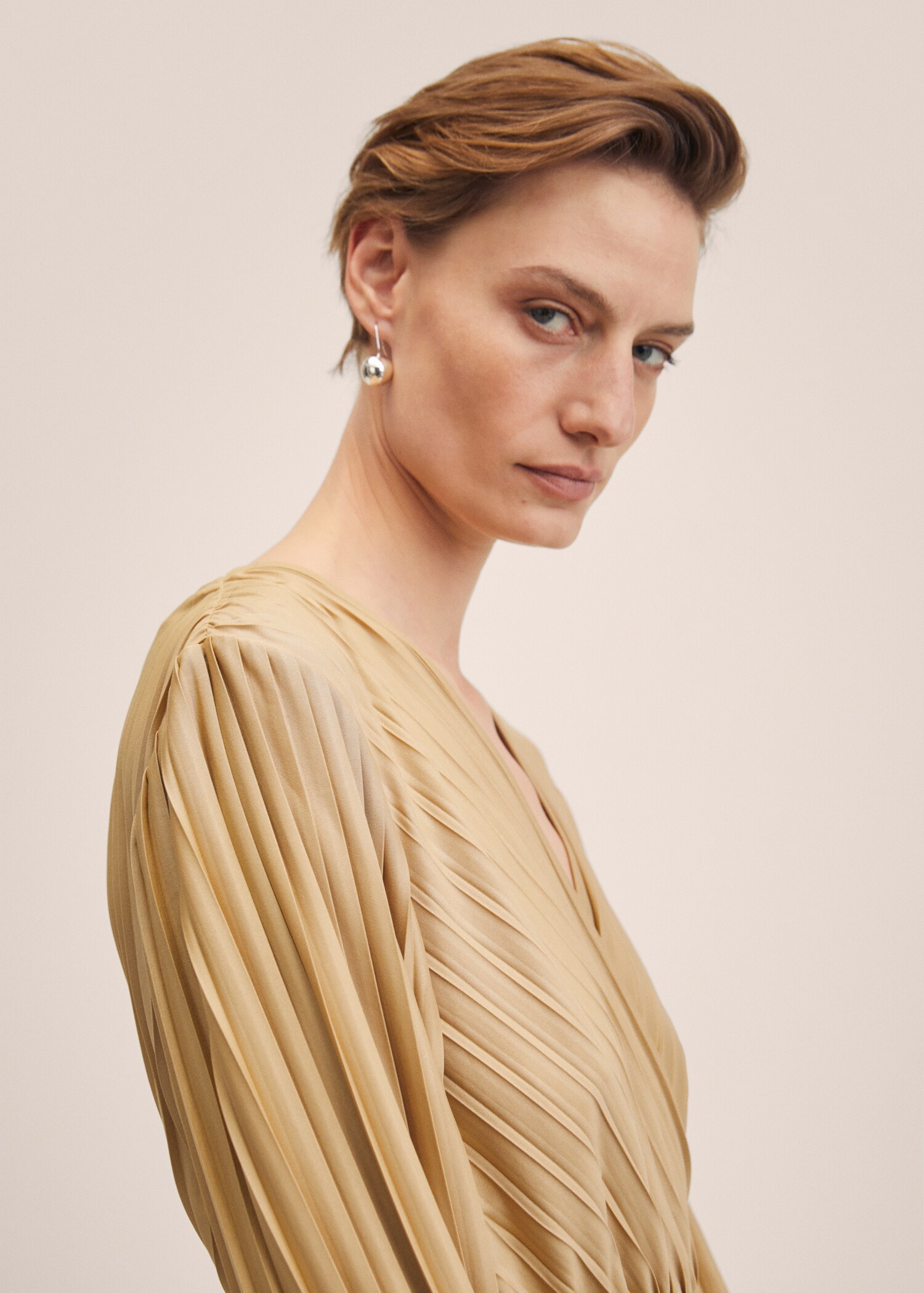 Belt pleated dress - Details of the article 1