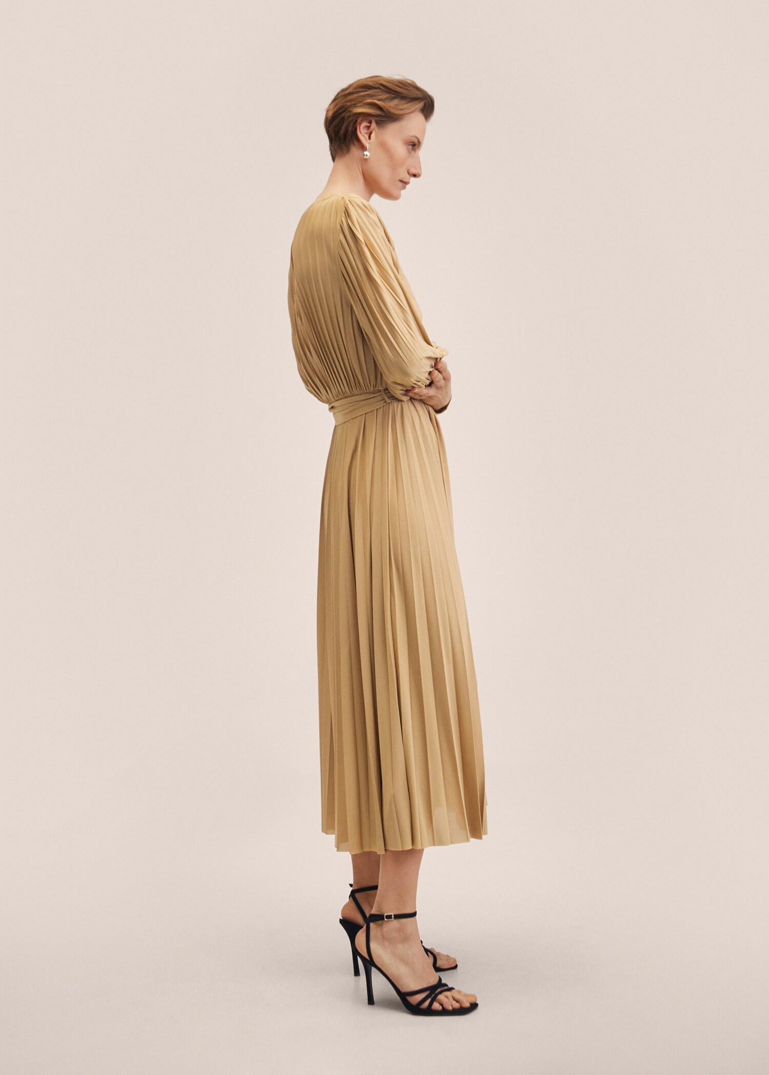 Belt pleated dress - Details of the article 2