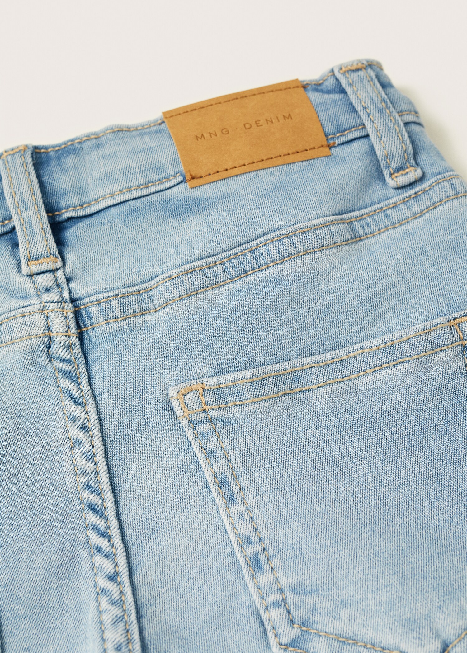 Denim shorts - Details of the article 9