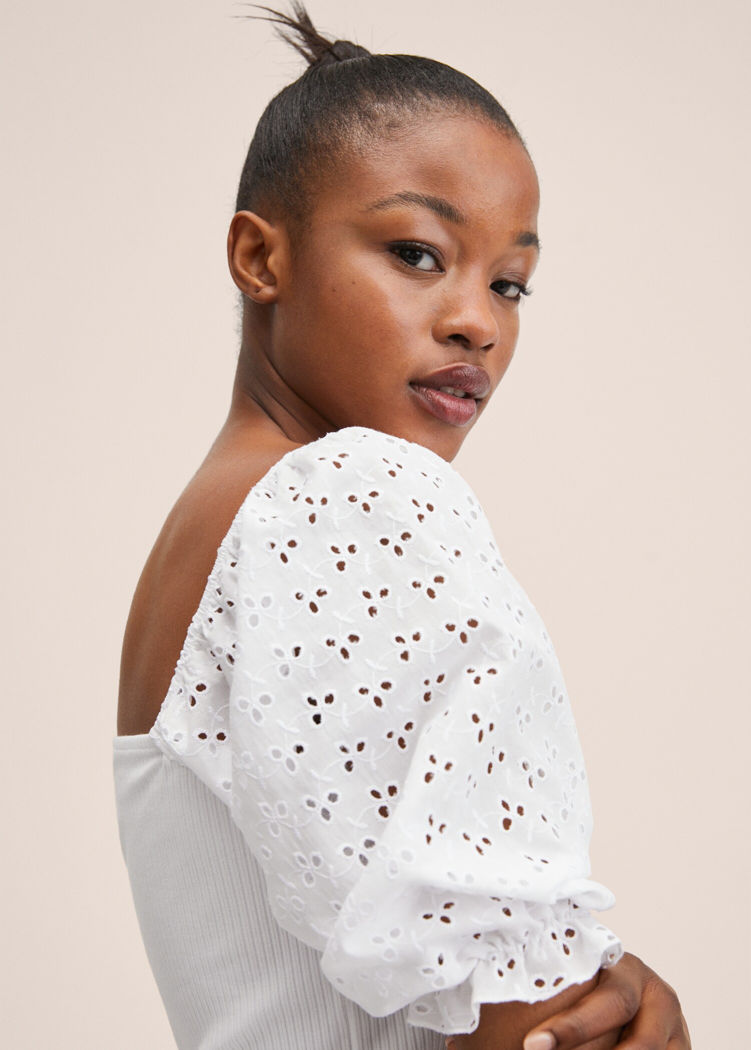 Embroidered sleeve T-shirt - Details of the article 1