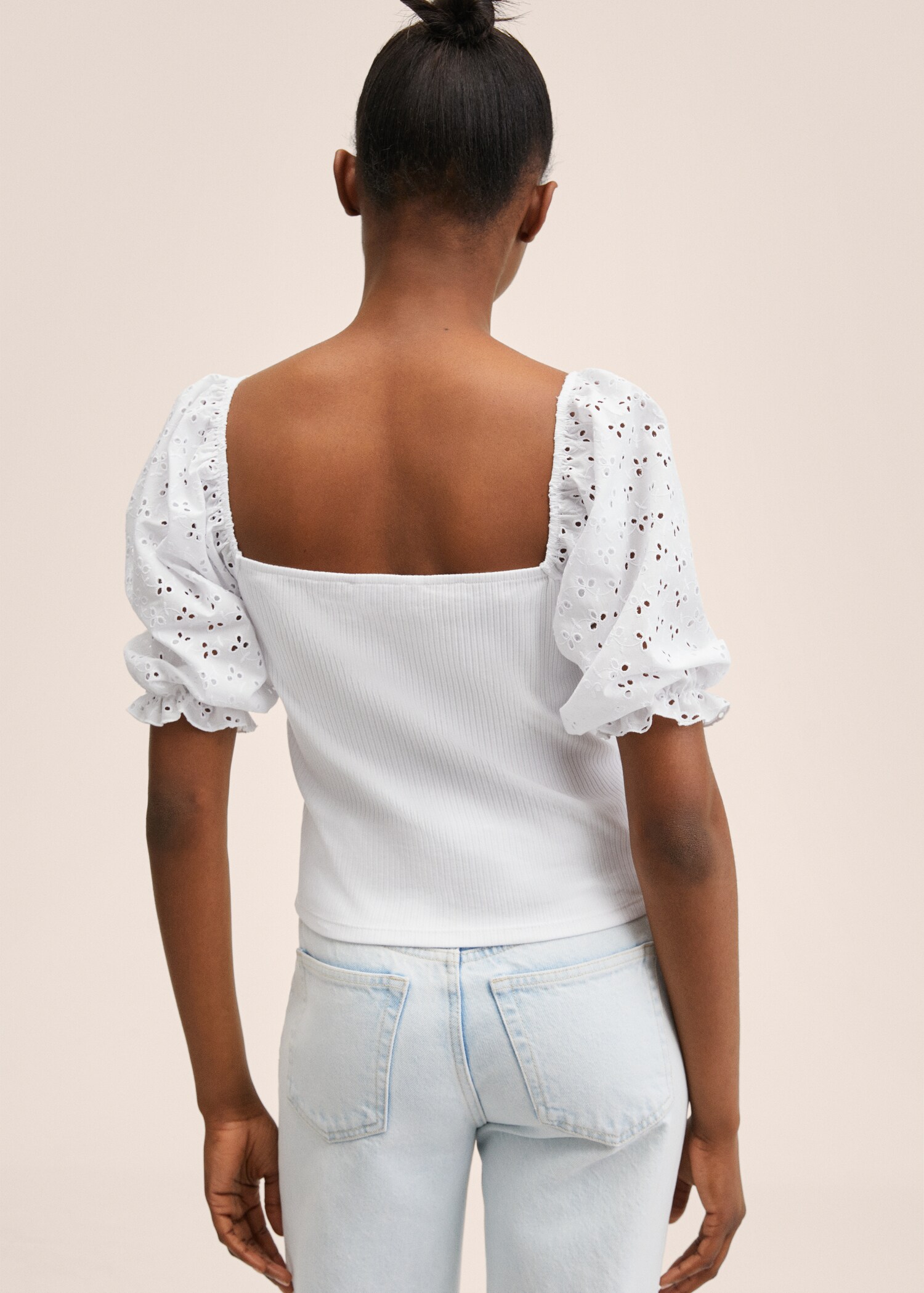 Embroidered sleeve T-shirt - Reverse of the article