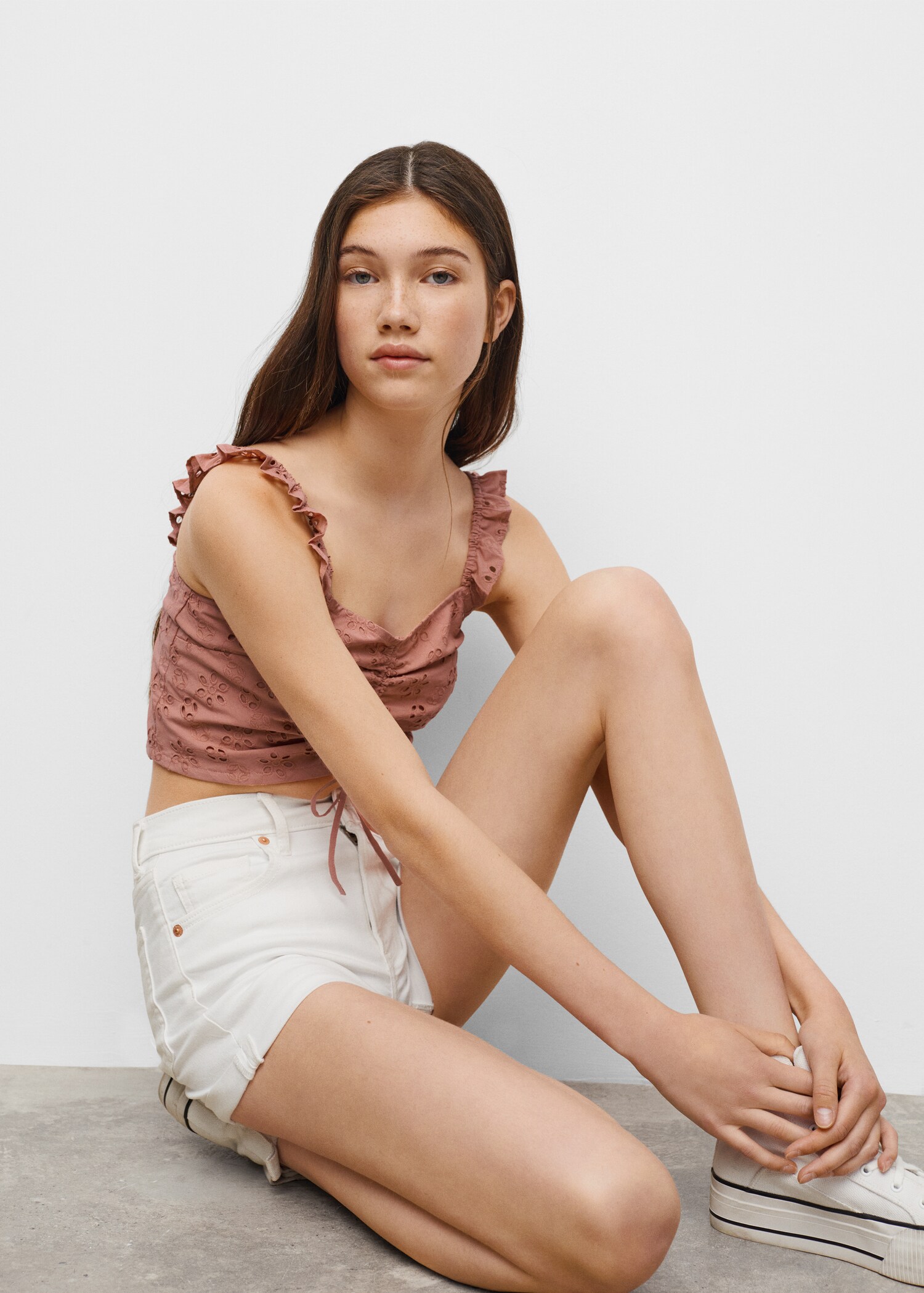 Floral embroidered top - Medium plane