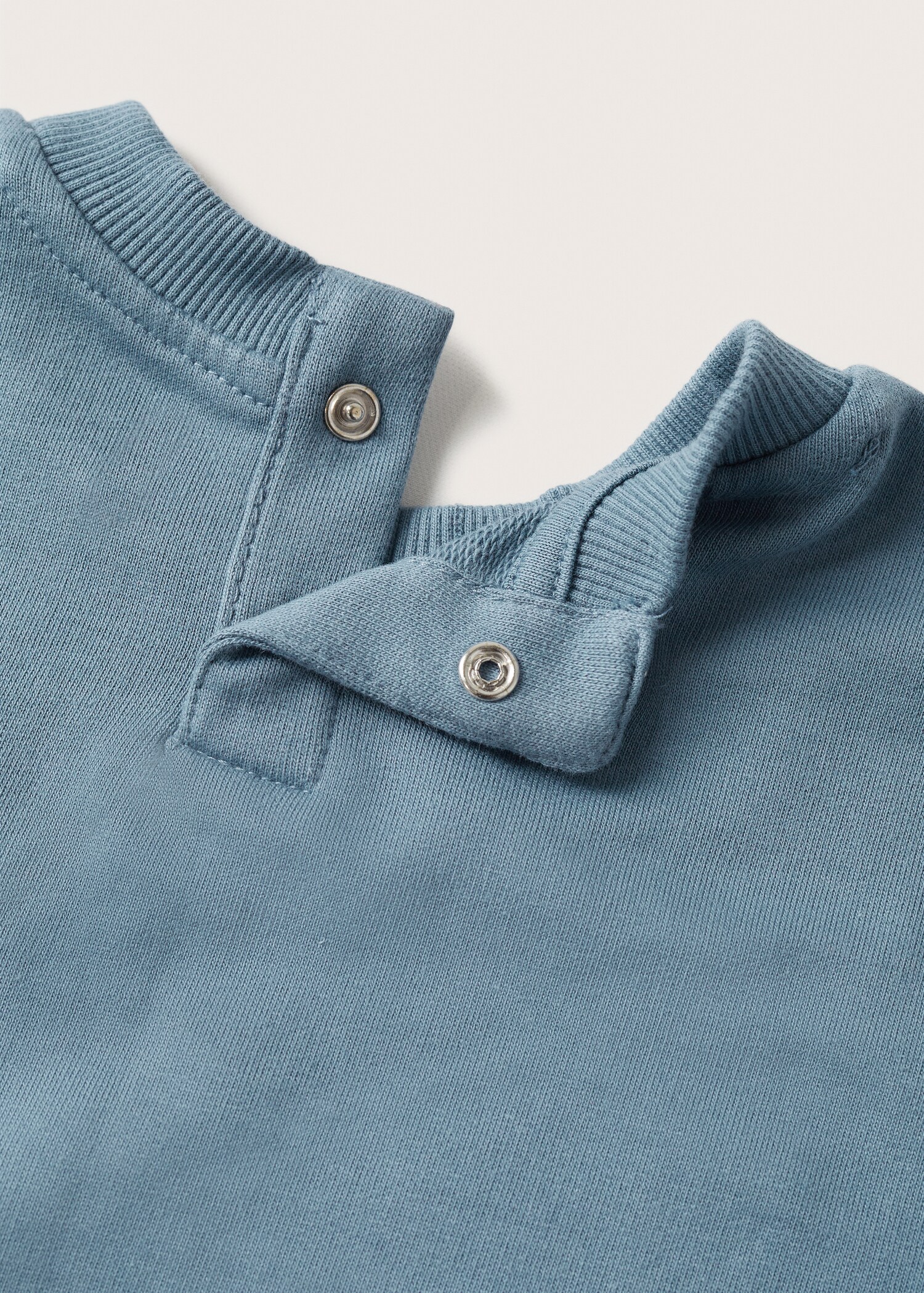 Pack with sweatshirt and trousers - Details of the article 8