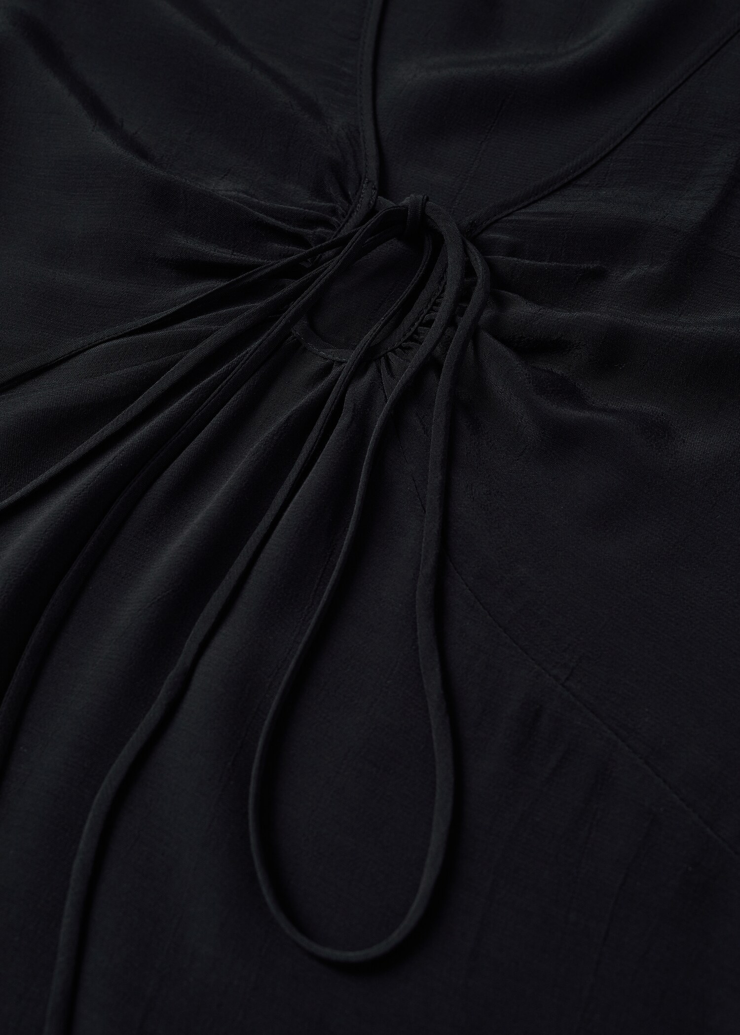 Blůza s detailem průstřihu - Detail zboží 8