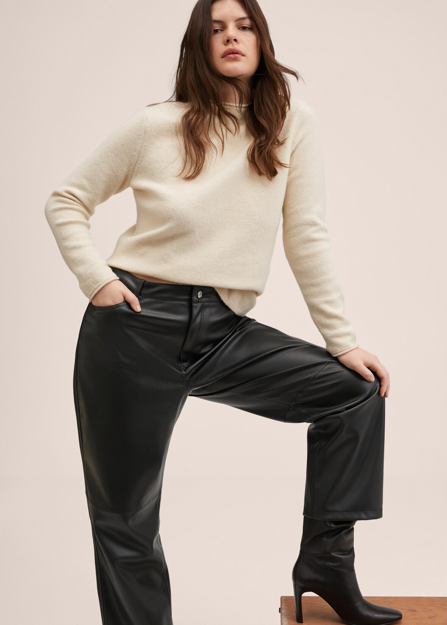 Pantalón recto efecto piel - Detalle del artículo 5