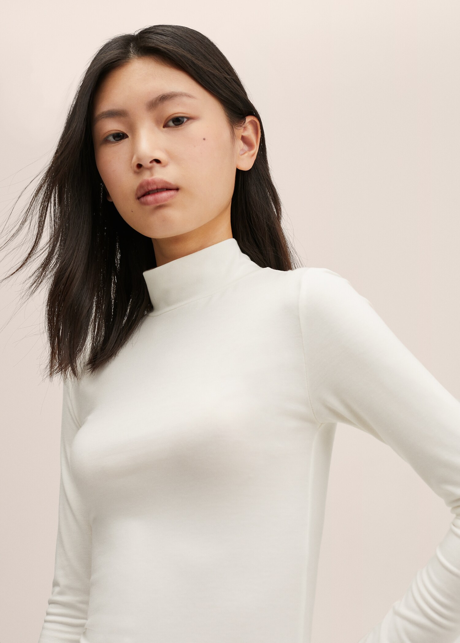 Stand collar T-shirt - Details of the article 1