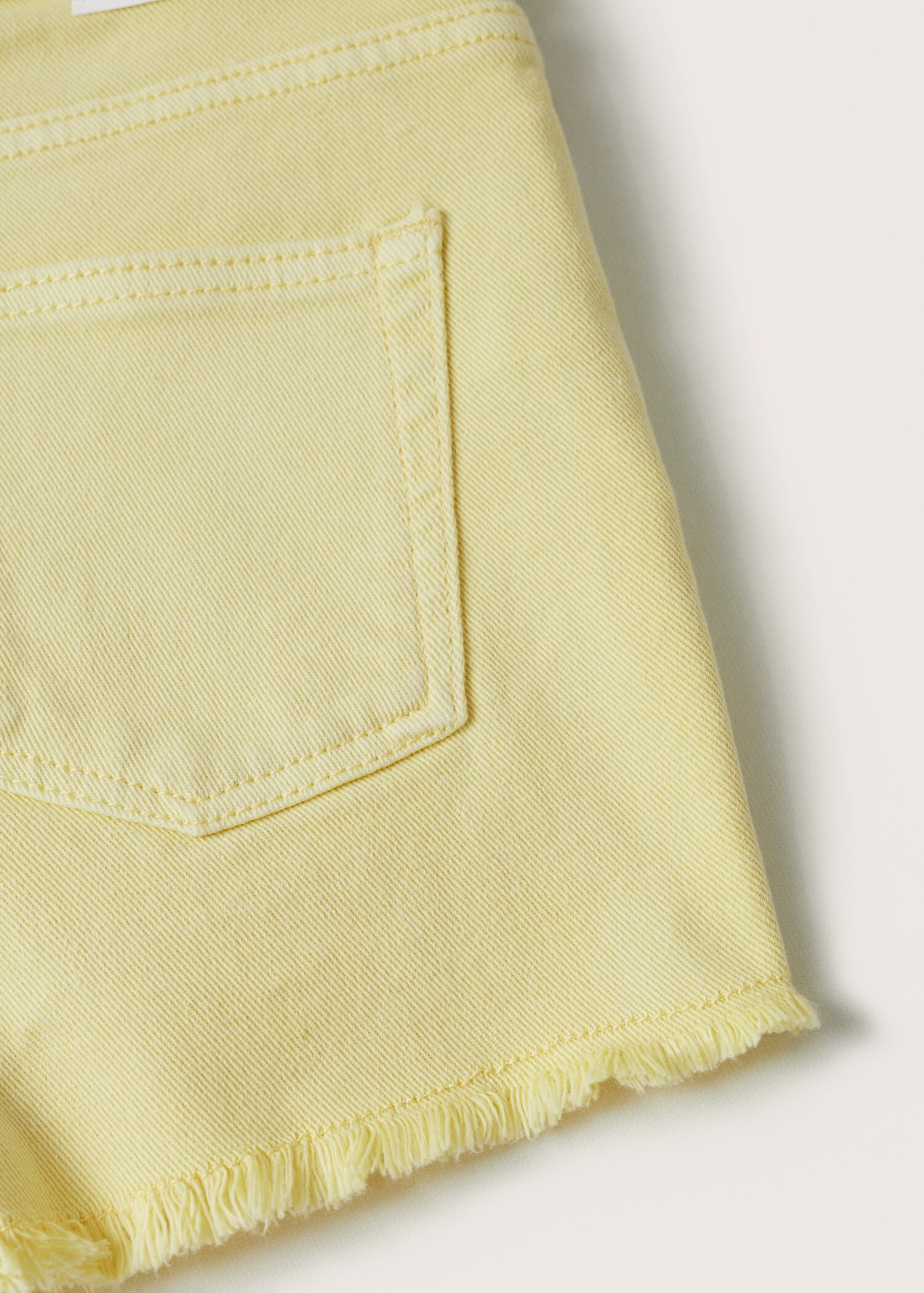 Buttoned denim shorts - Details of the article 8