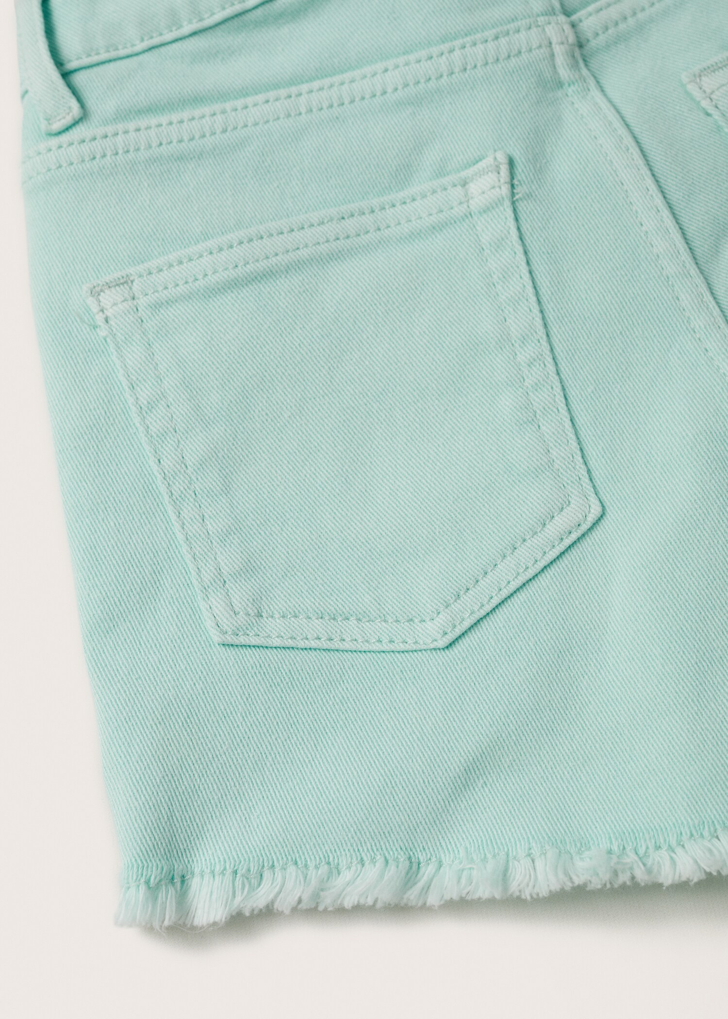 Buttoned denim shorts - Details of the article 8