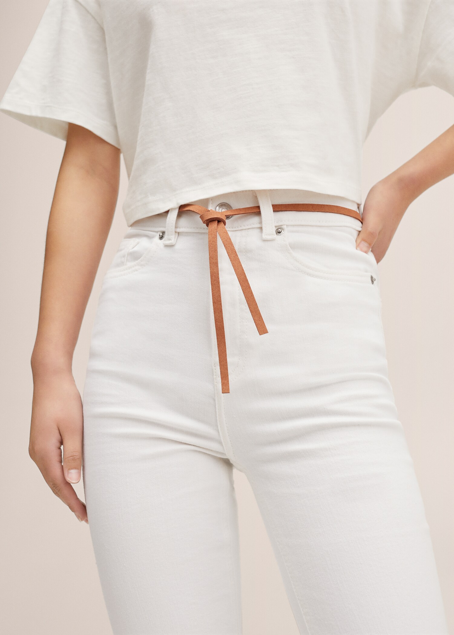 Jeans bootcut med frynser nederst - Artikkeldetalj 2