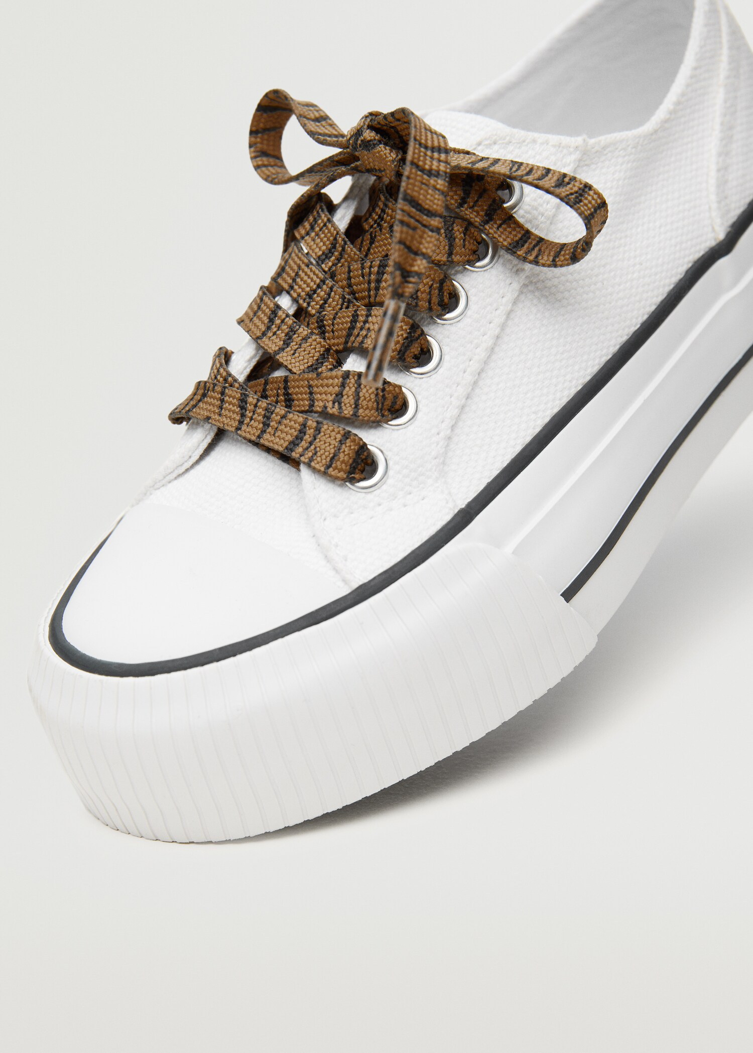 Platform lace-up sneakers - Details of the article 3