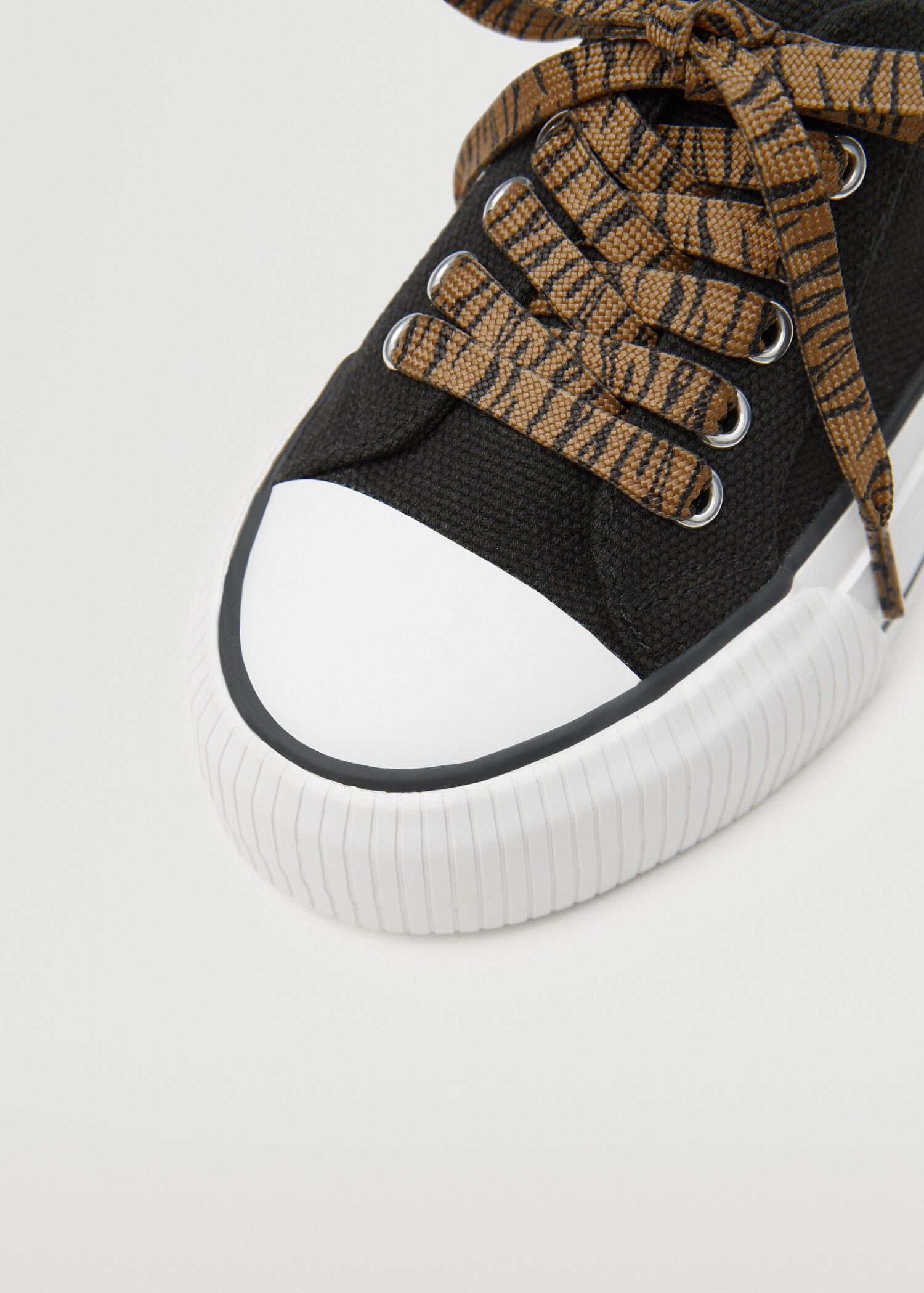 Platform lace-up sneakers - Details of the article 3