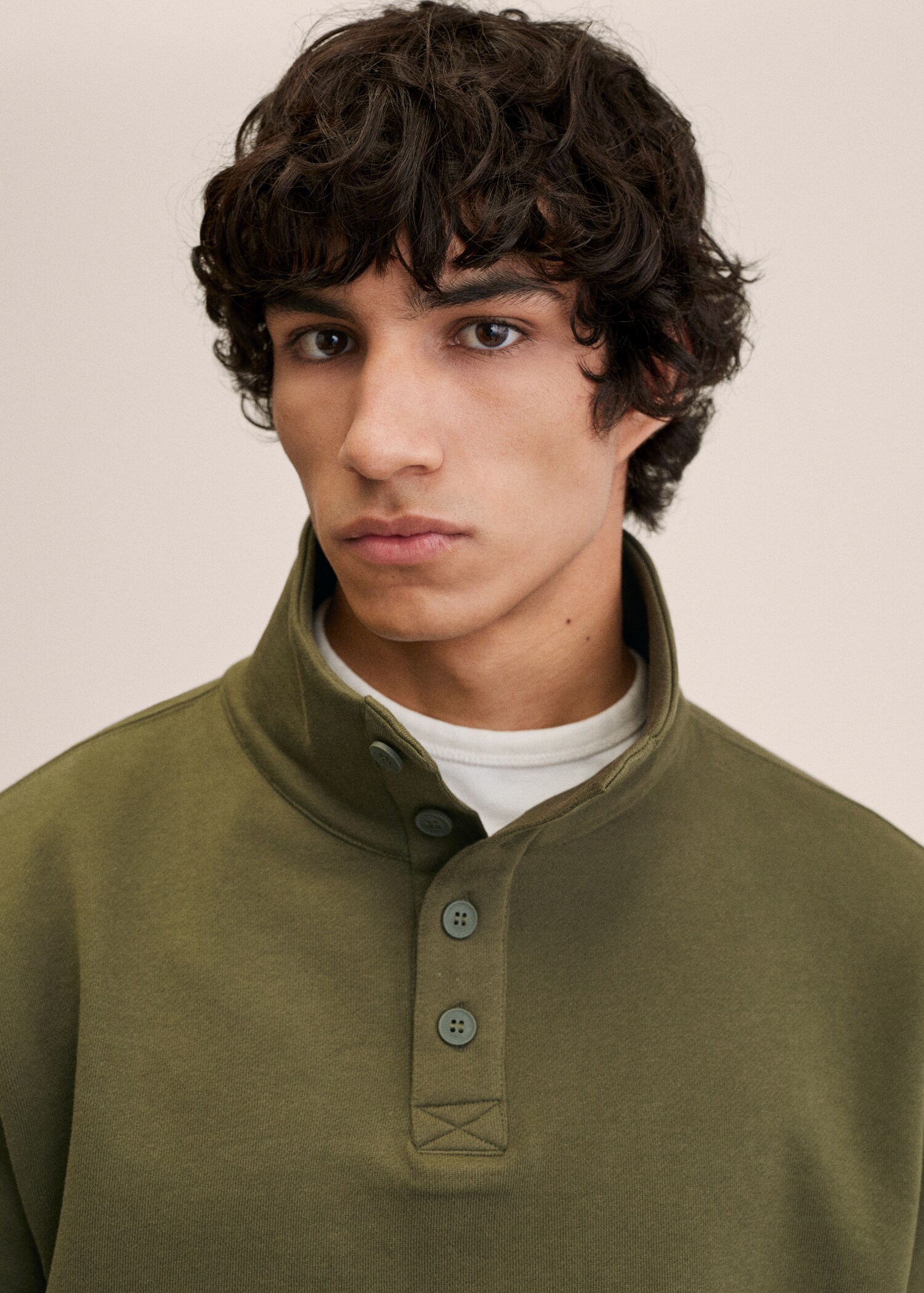 Buttoned collar sweater - Details of the article 1