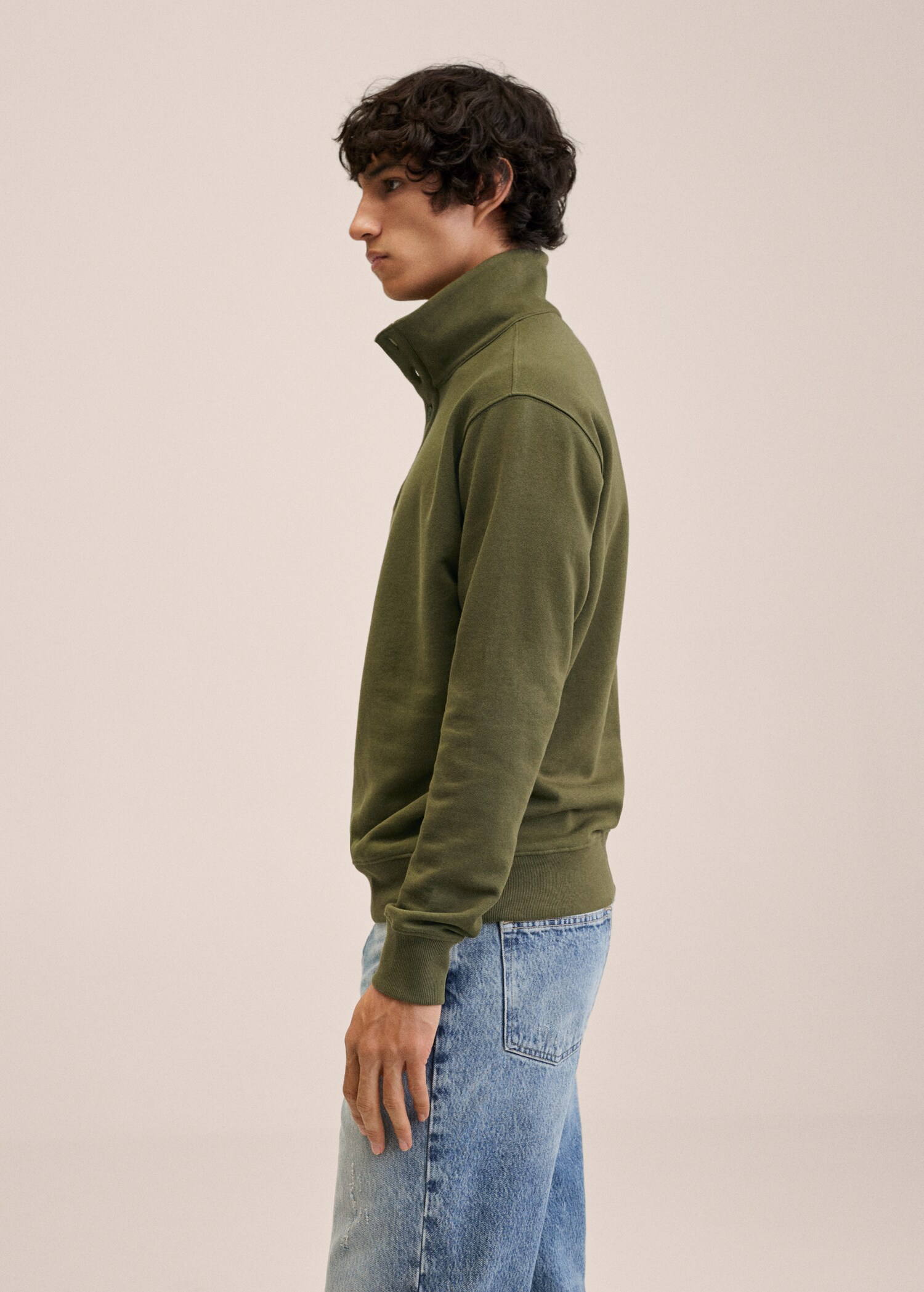 Buttoned collar sweater - Details of the article 2