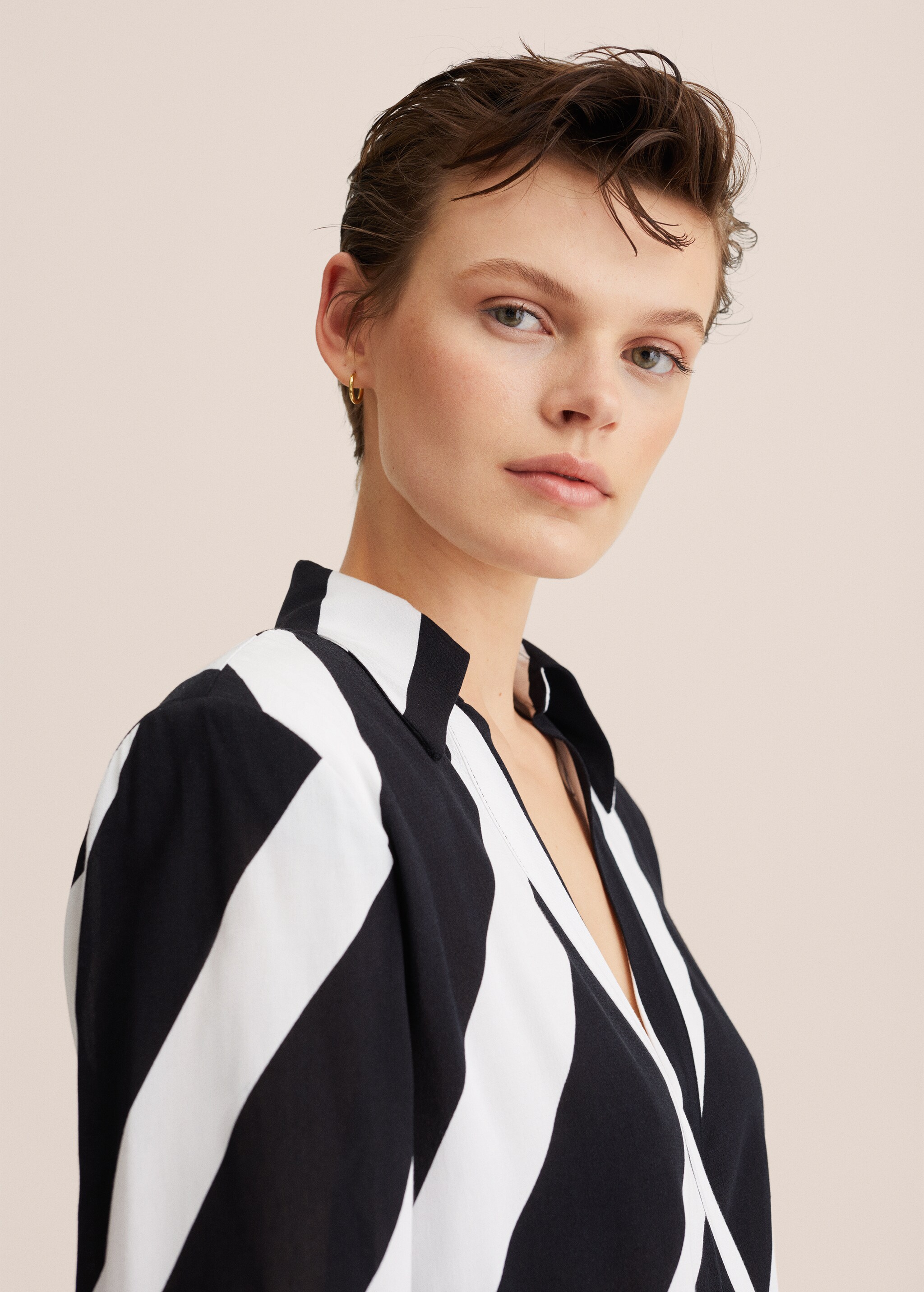 Striped wrap dress - Details of the article 1