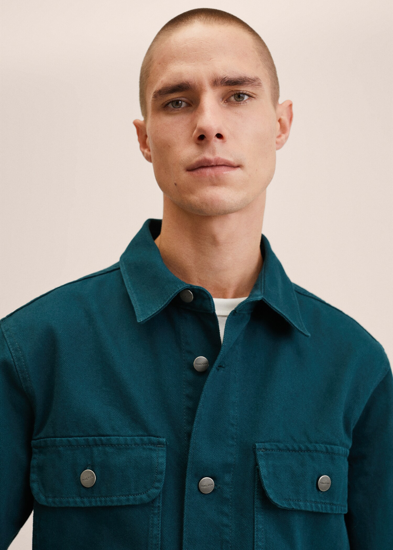 Sobrecamisa vaquera bolsillos - Detalle del artículo 1