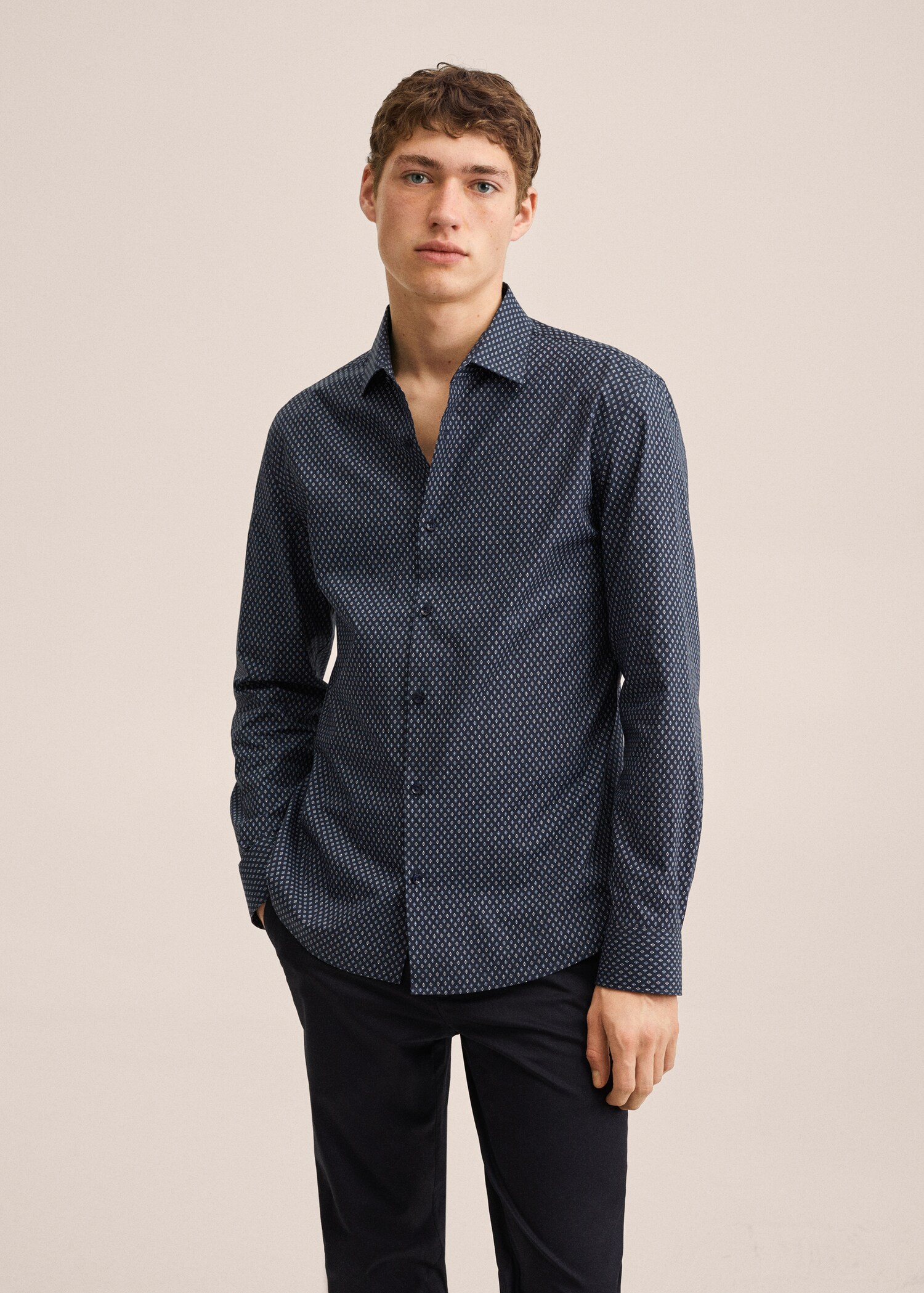 Camisa slim fit micro estampado - Plano medio