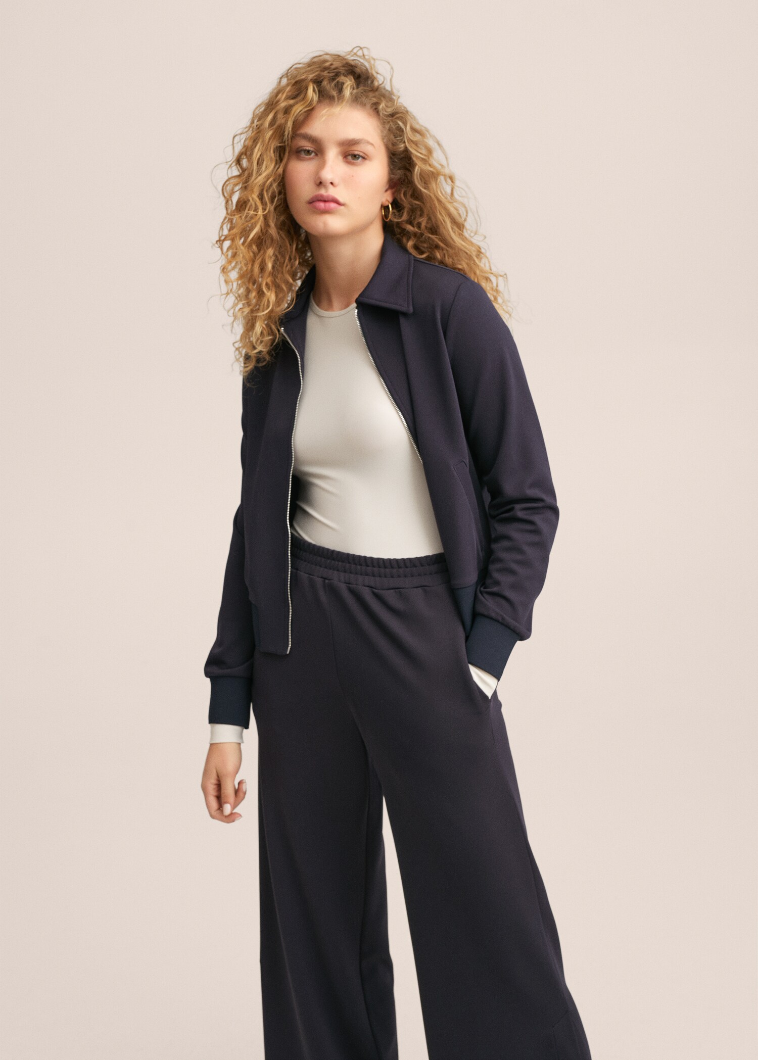 Wideleg trousers with elastic waist - Details of the article 2