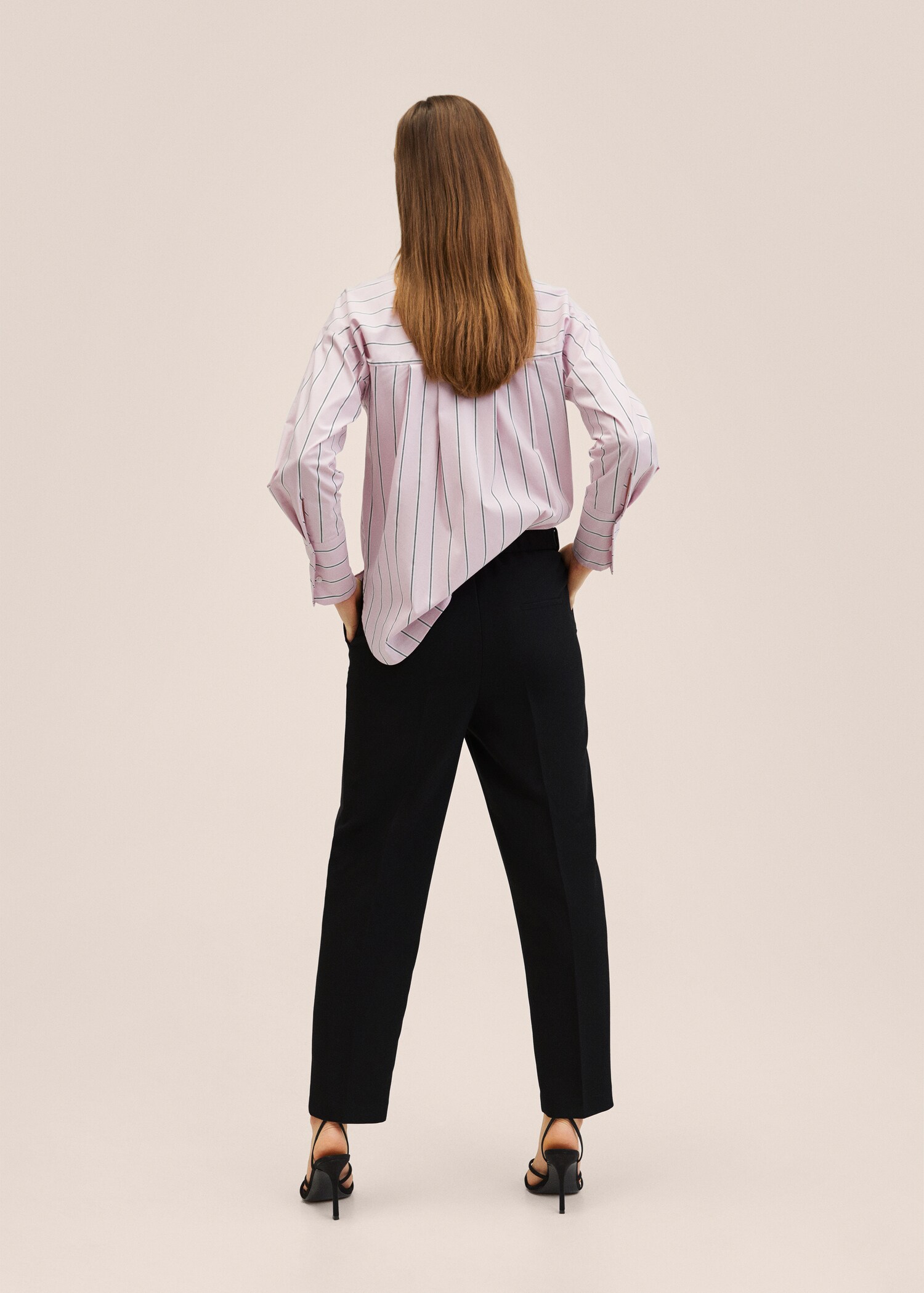 Gerade Hose mit Stretchbund - Rückseite des Artikels