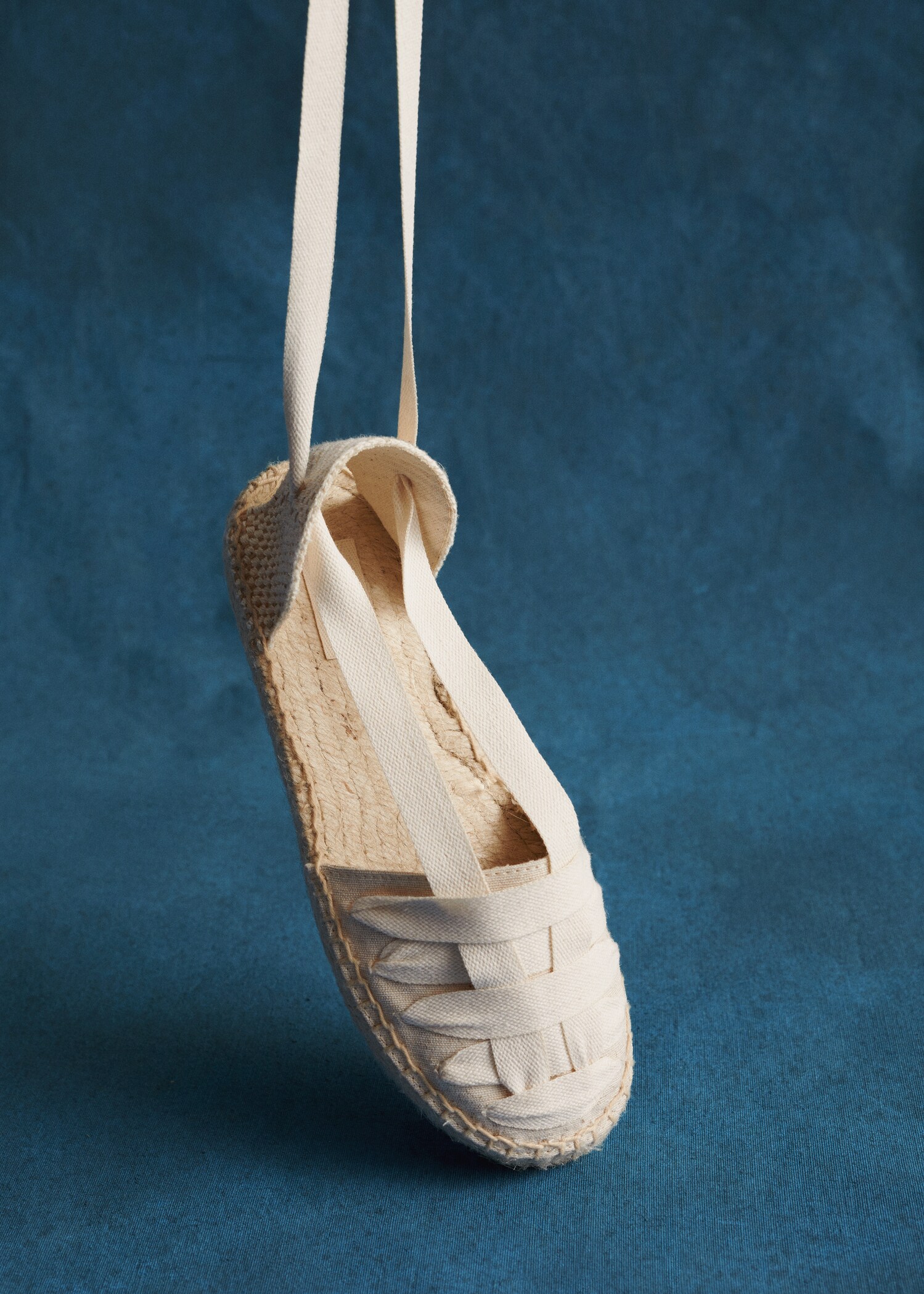 Leinen-Espadrilles mit Riemchen - Mittlere Ansicht