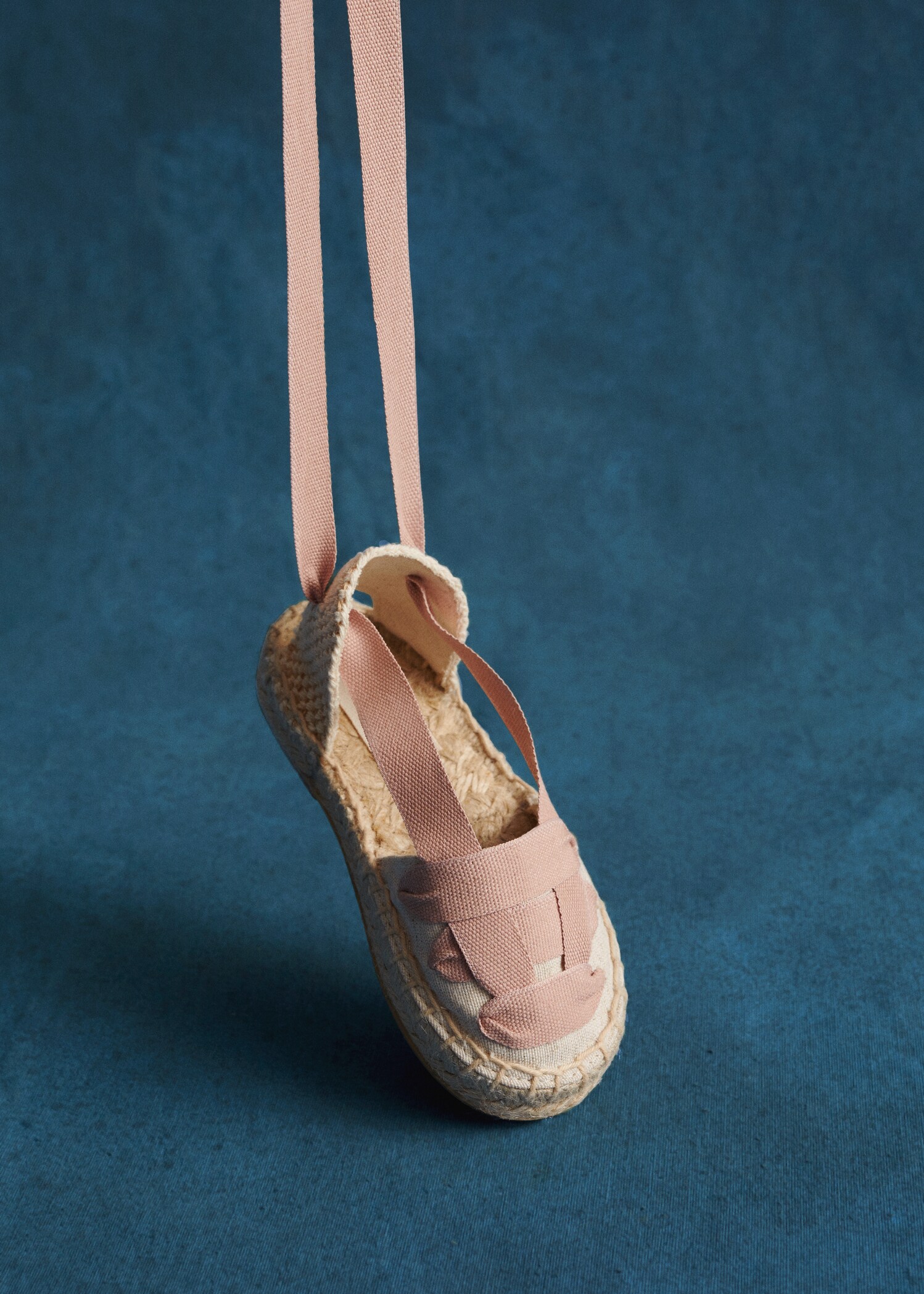 Lace-up linen espadrilles - Details of the article 5