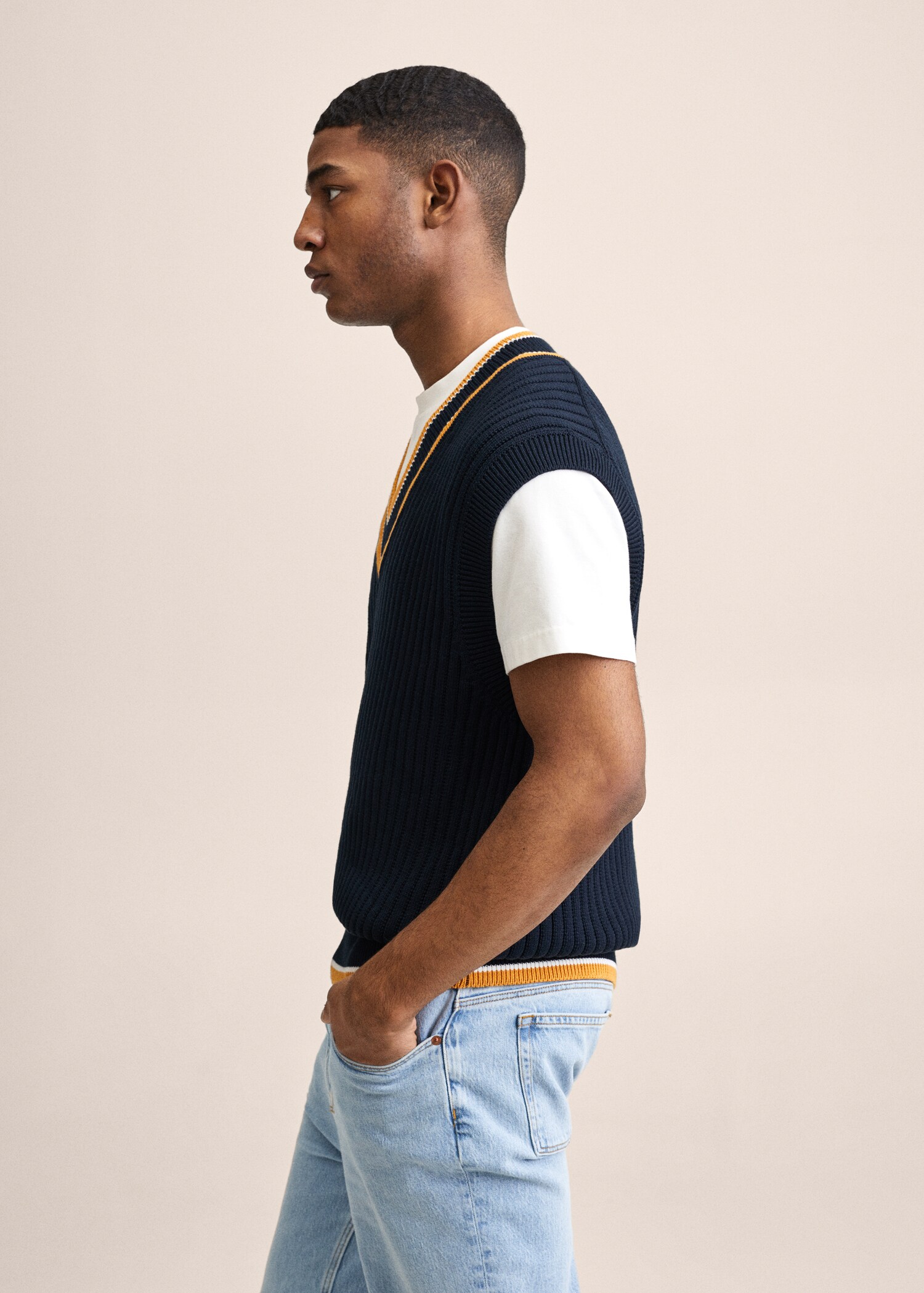 Cotton varsity gilet - Details of the article 2