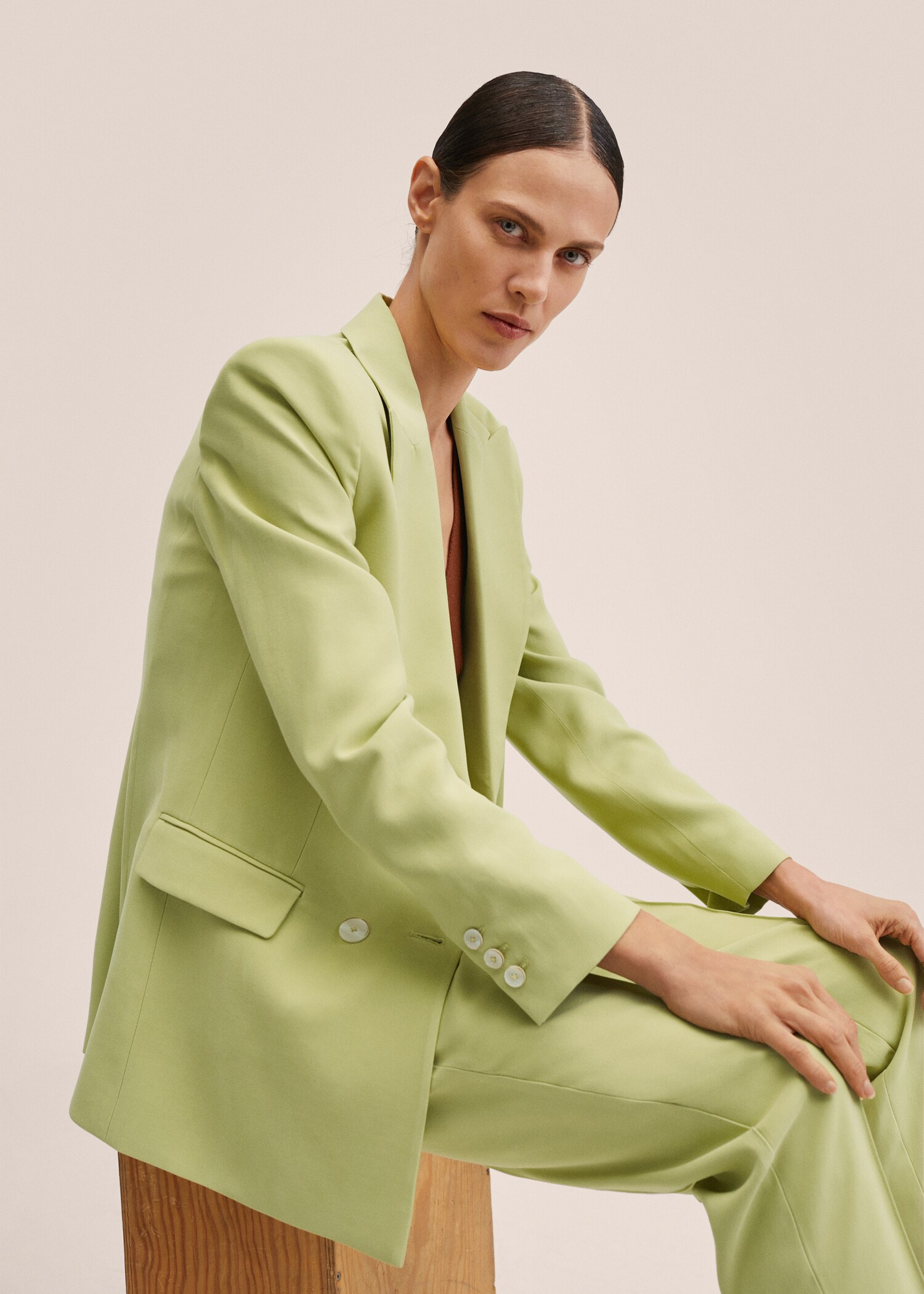 Double-breasted suit blazer - Details of the article 2