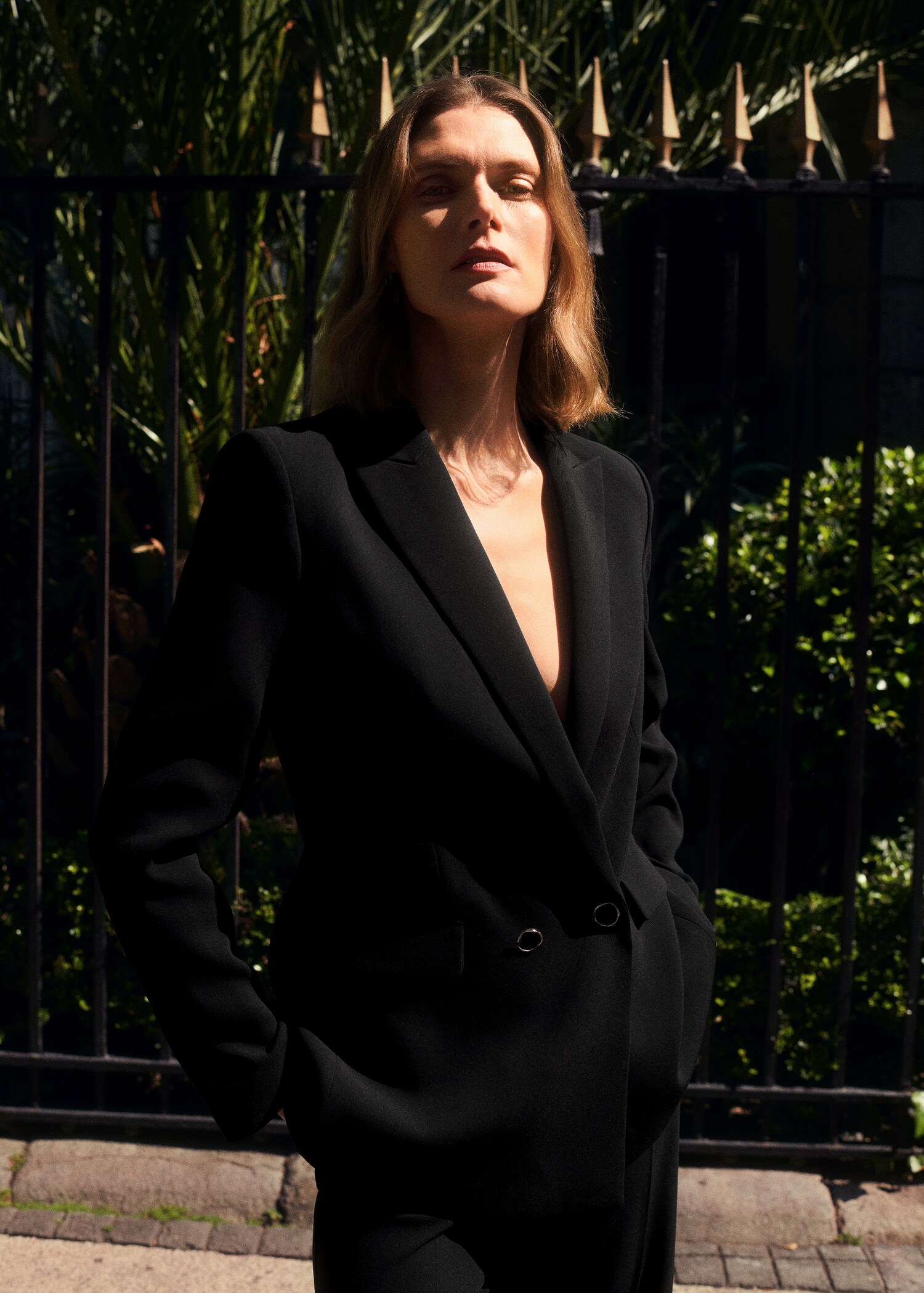 Double-breasted suit blazer - Details of the article 6