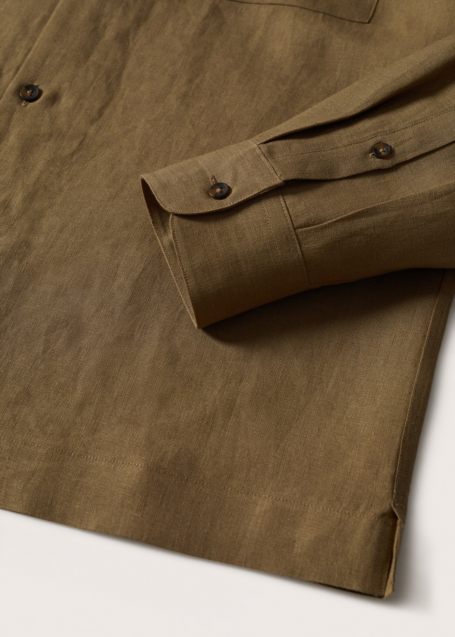 Linen overshirt with pocket - Details of the article 7