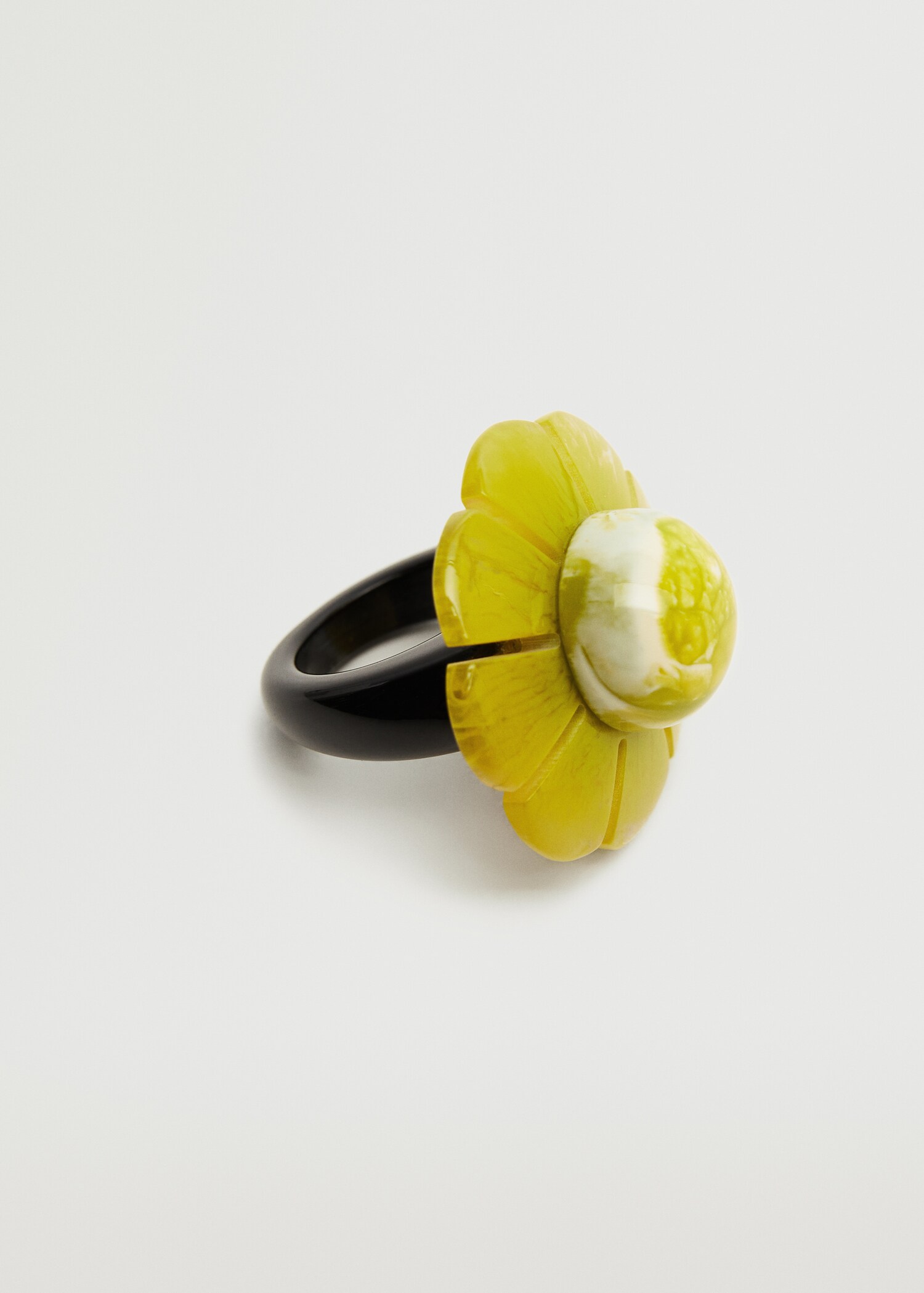 Resin flower ring - Medium plane