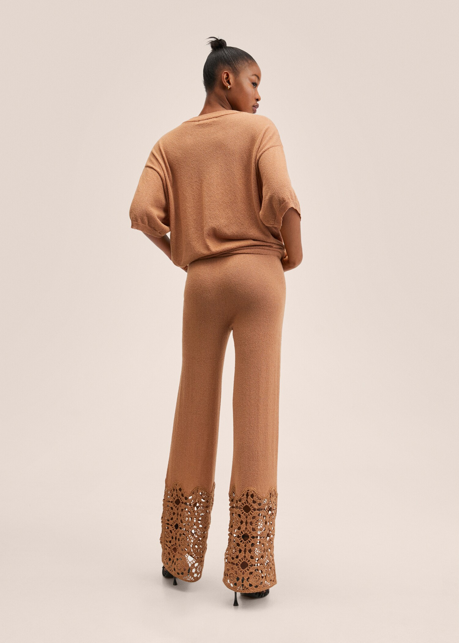 Crochet trousers - Reverse of the article