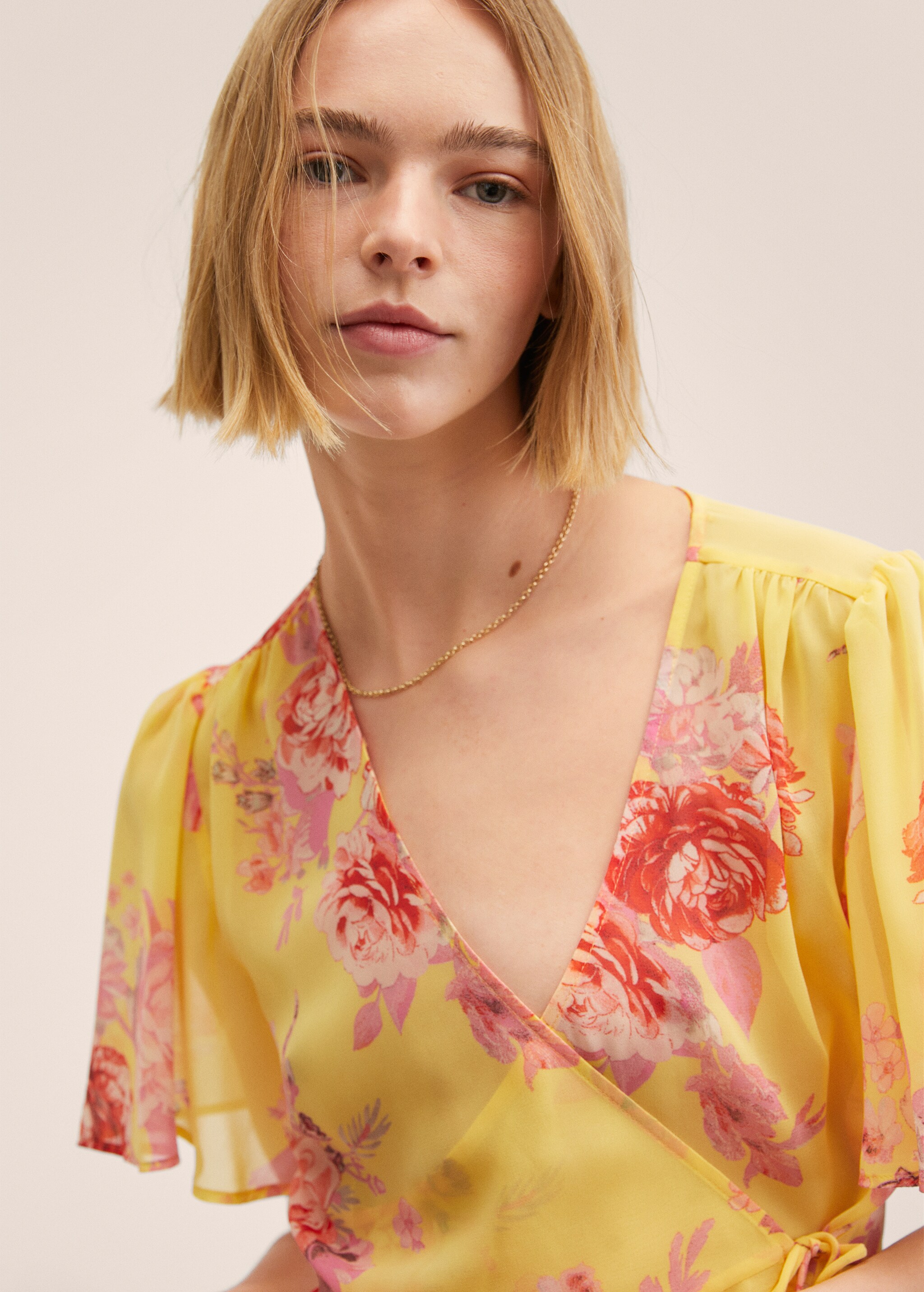 Wrap floral blouse - Details of the article 1