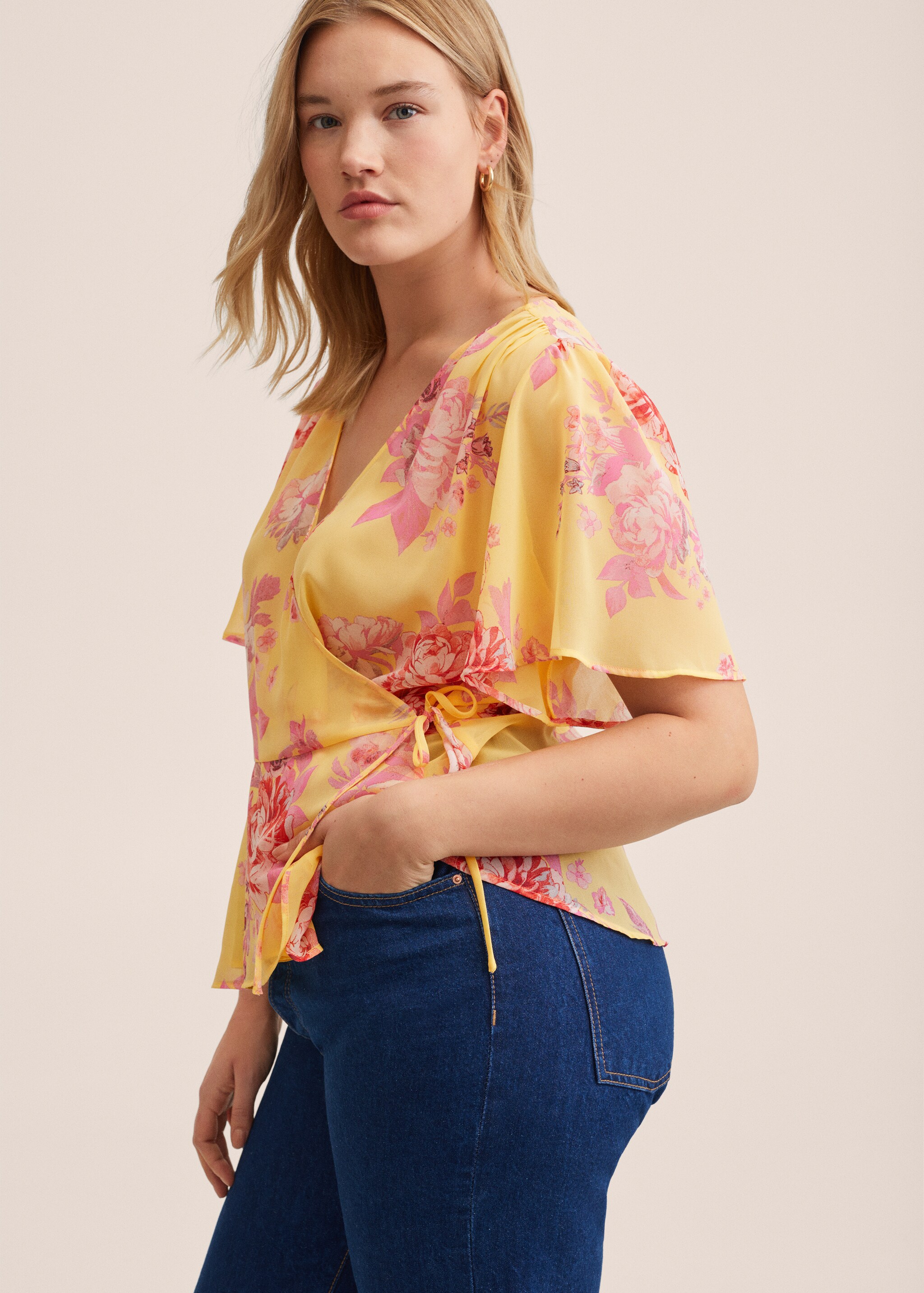 Wrap floral blouse - Details of the article 4