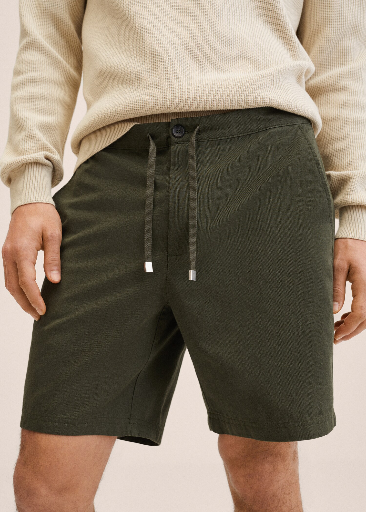 Bermudashorts aus Baumwoll-/Leinen-Mix mit Kordelzug - Detail des Artikels 1