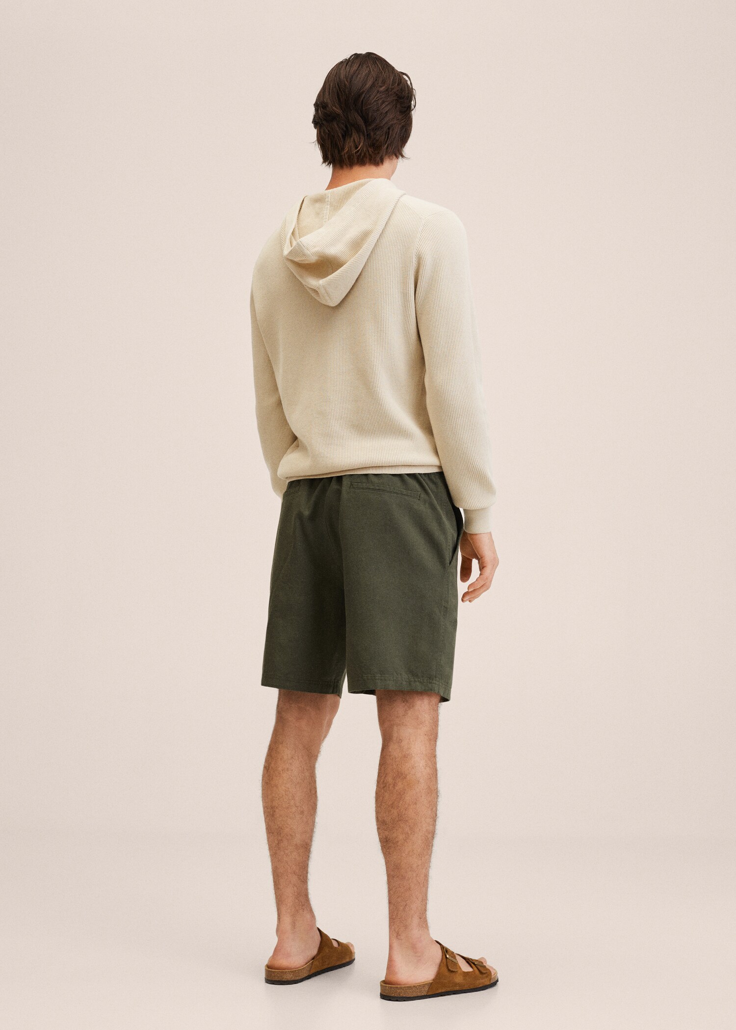 Bermudashorts aus Baumwoll-/Leinen-Mix mit Kordelzug - Rückseite des Artikels