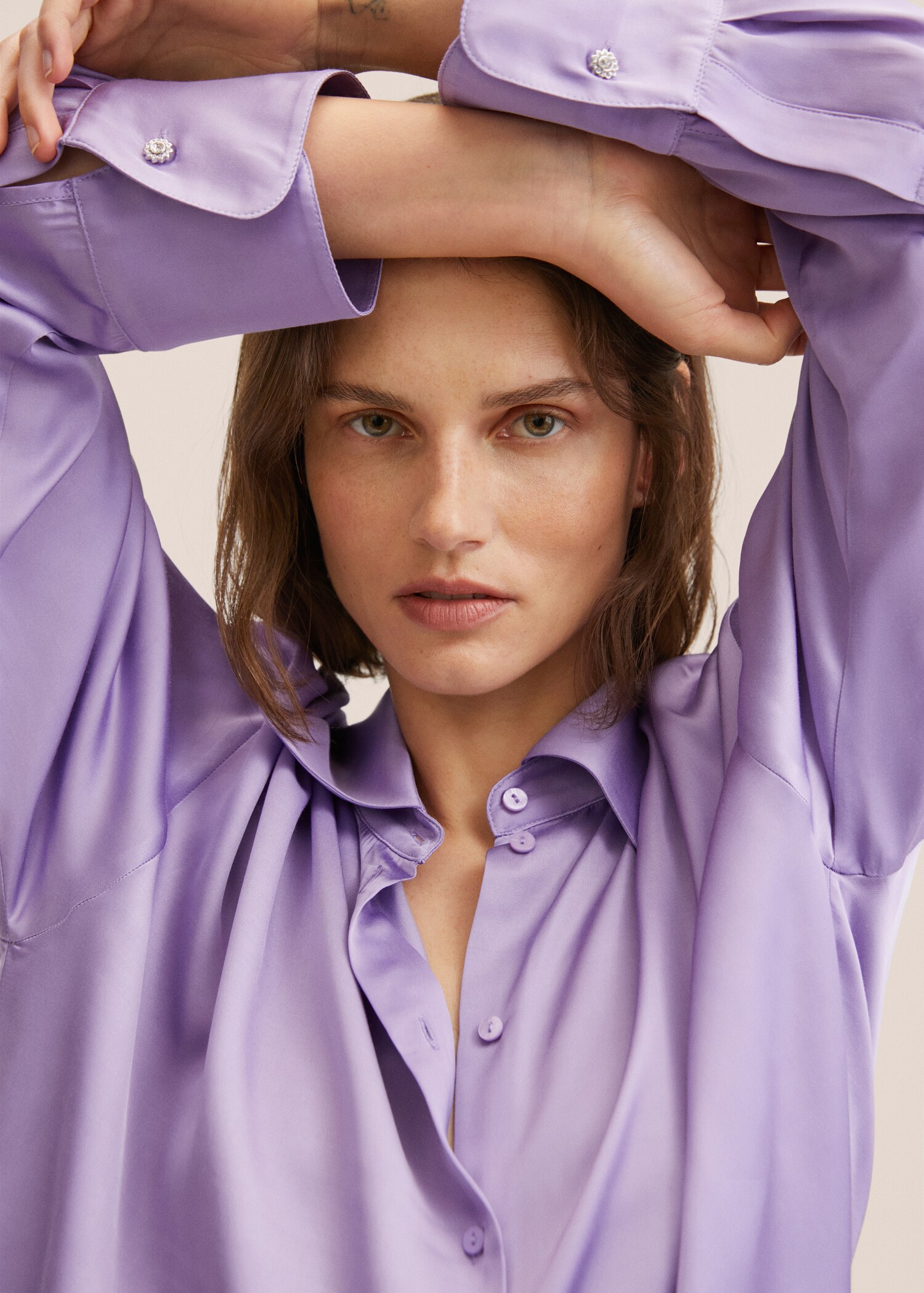 Camisa satinada oversize - Detalle del artículo 1
