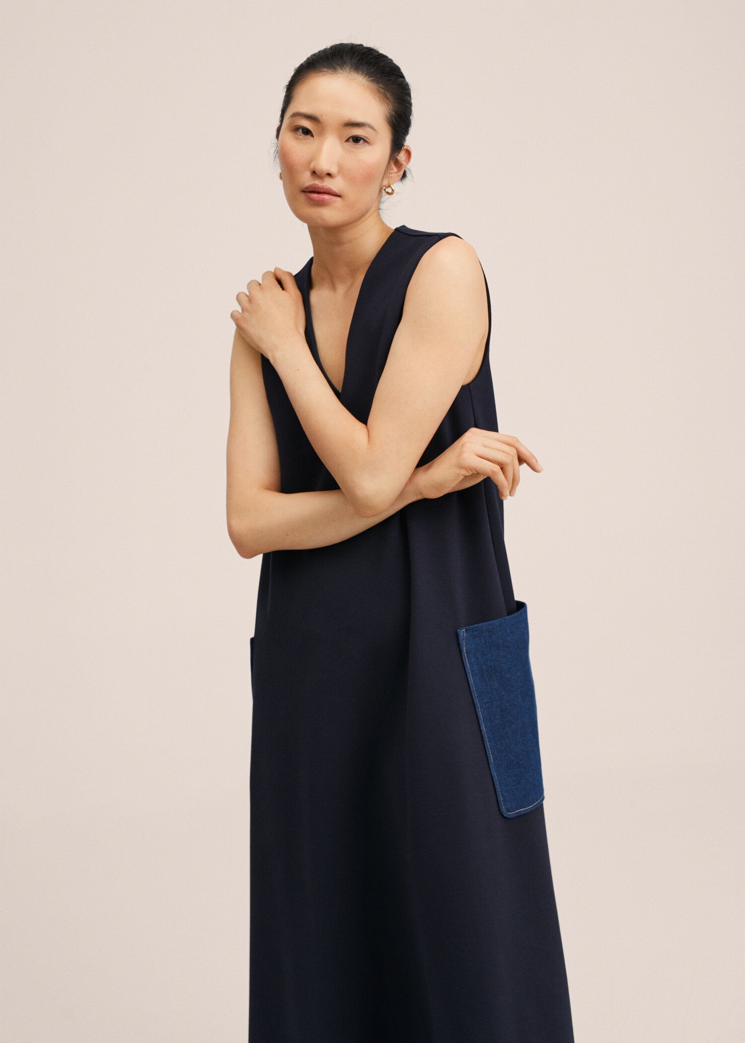 Vestido oversize bolsillos - Plano medio