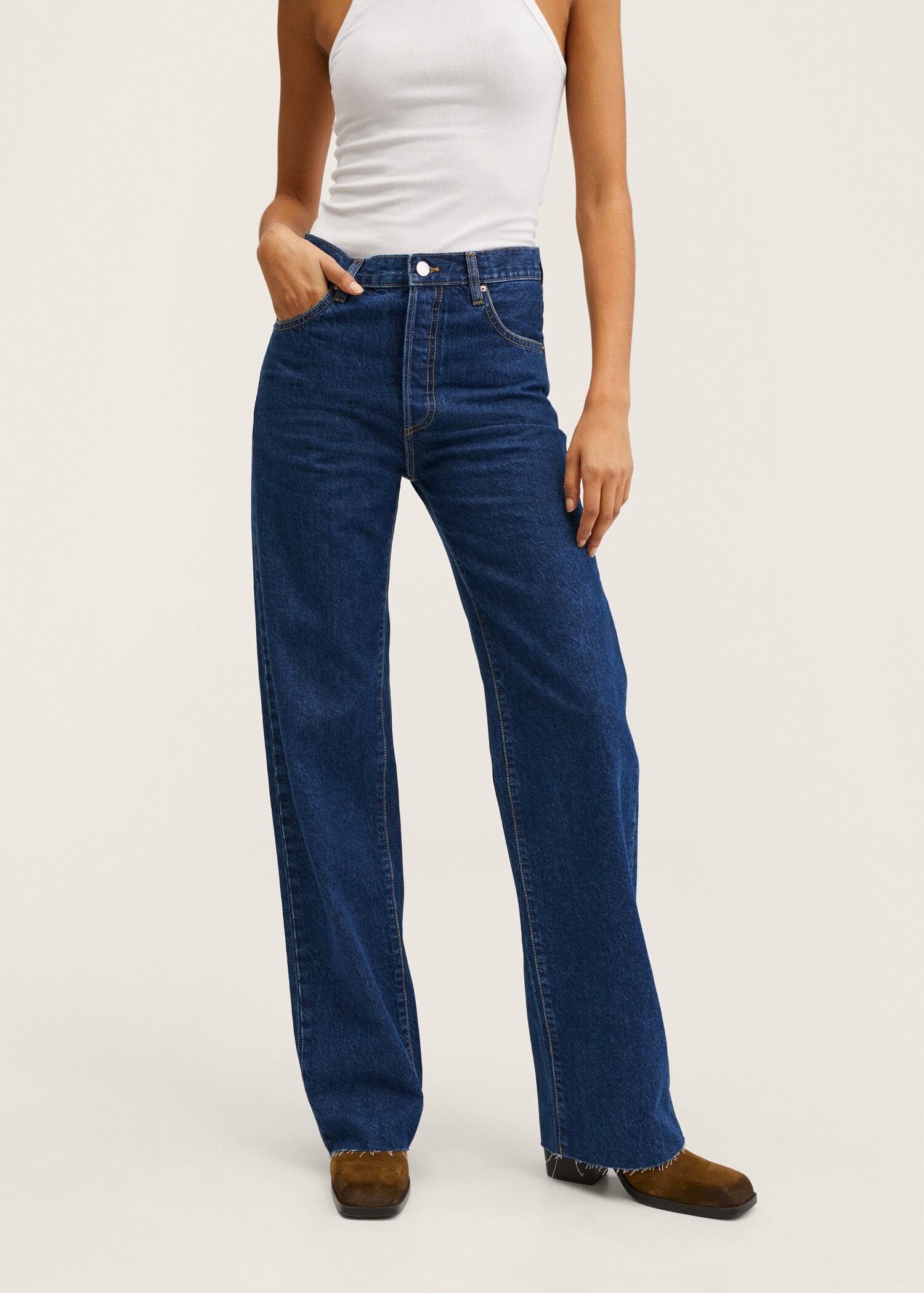 Vaqueros wideleg tiro alto - Plano medio