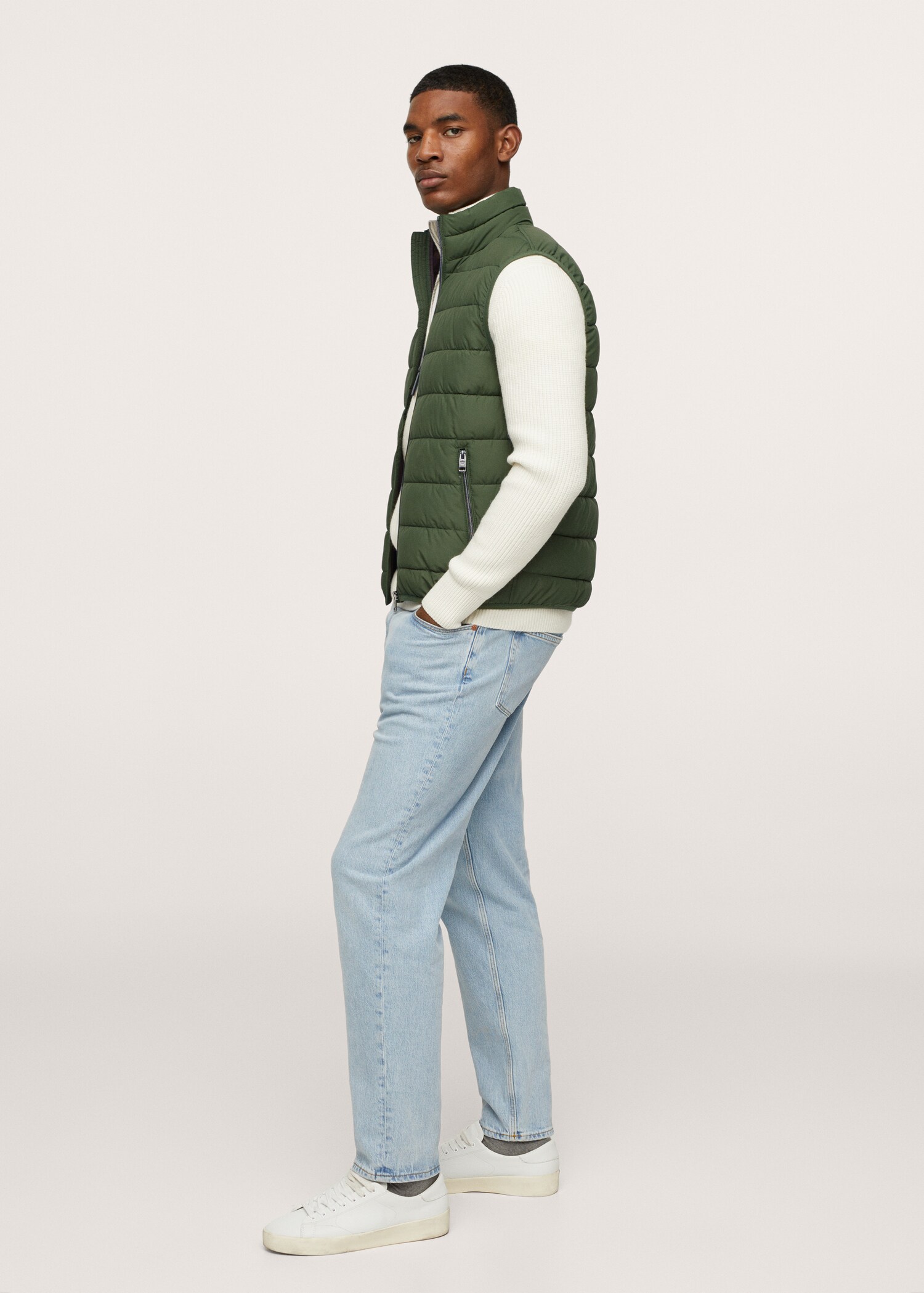 Water-repellent quilted gilet - Details of the article 1