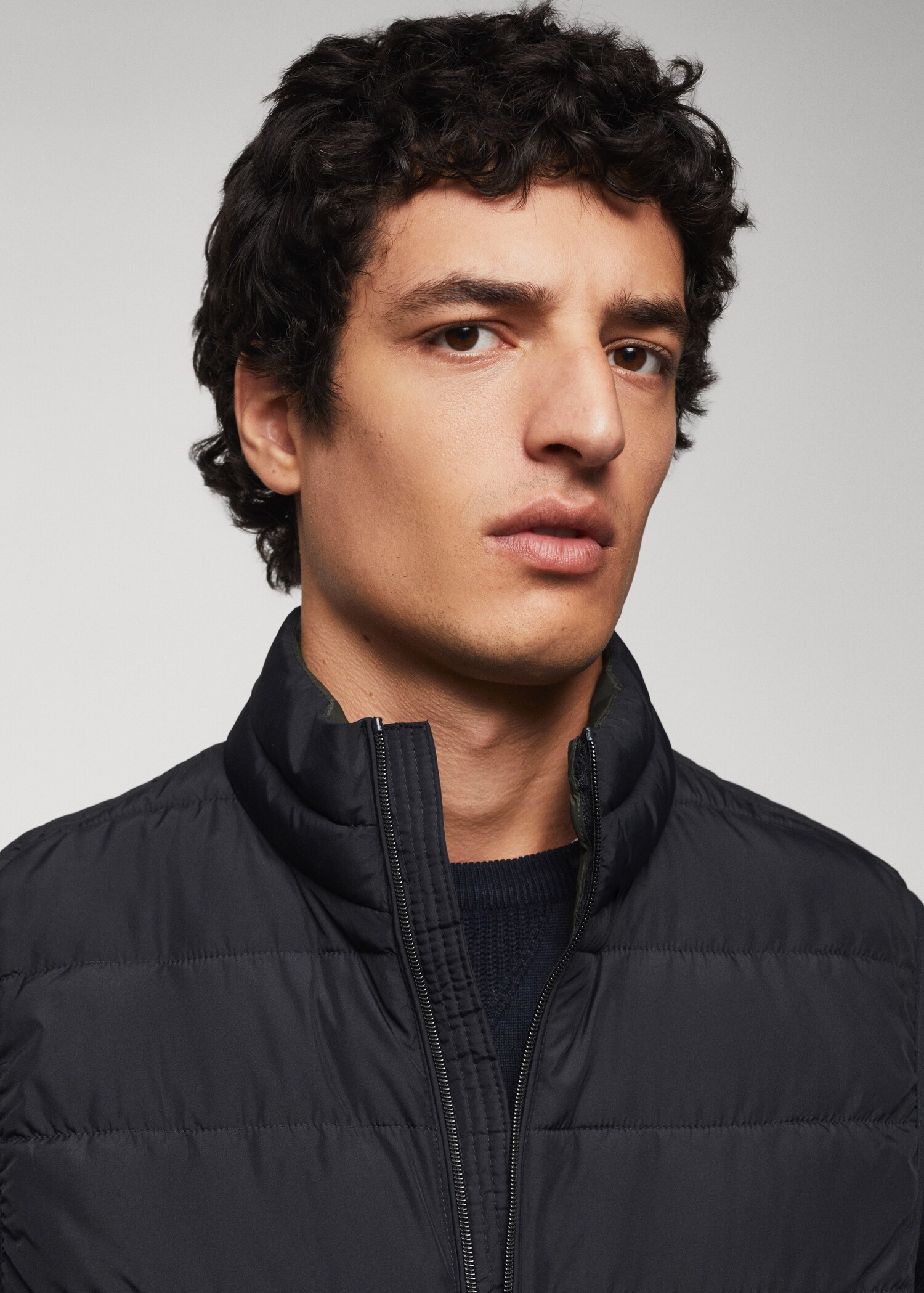 Water-repellent quilted gilet - Details of the article 1