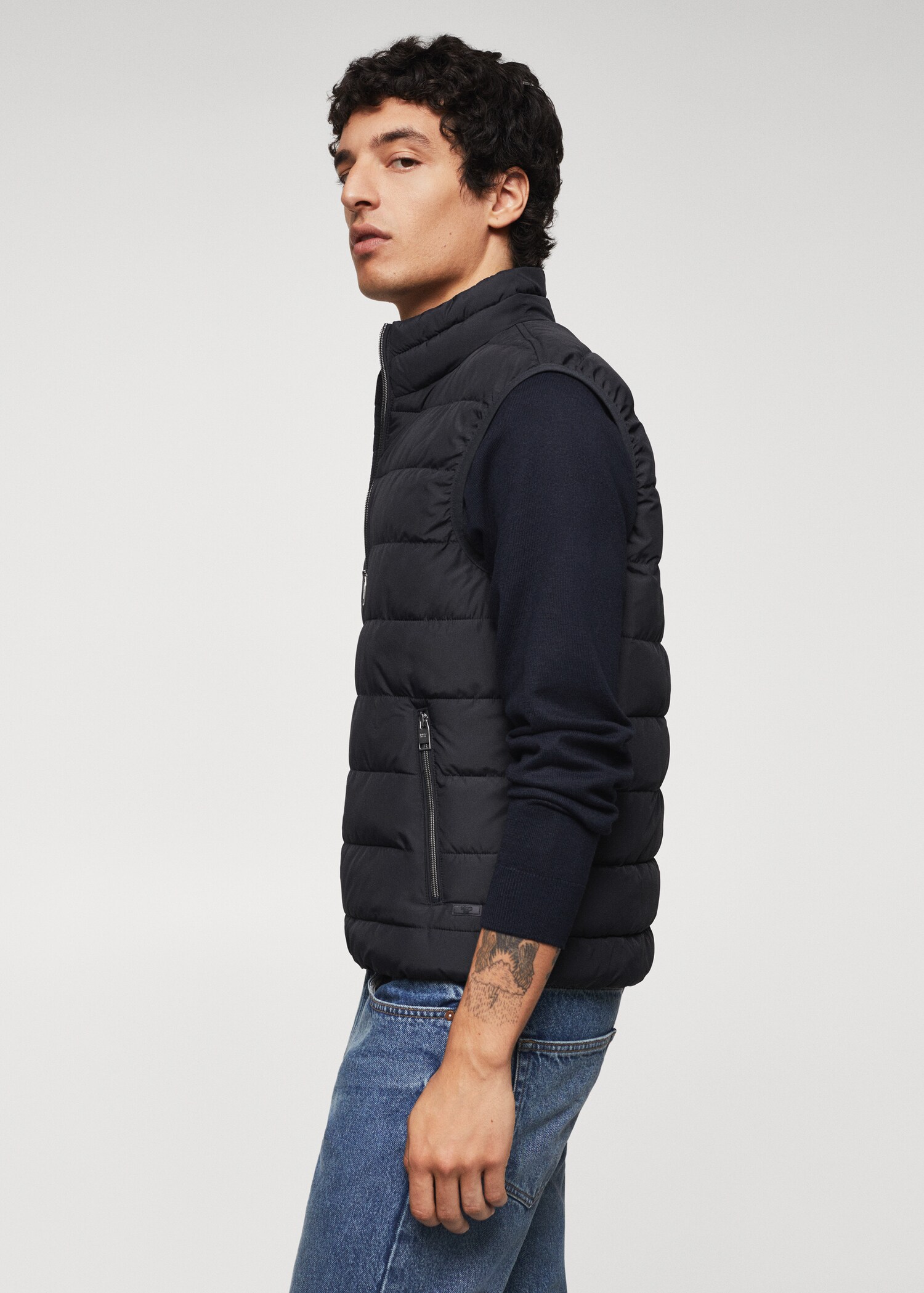 Water-repellent quilted gilet - Details of the article 2