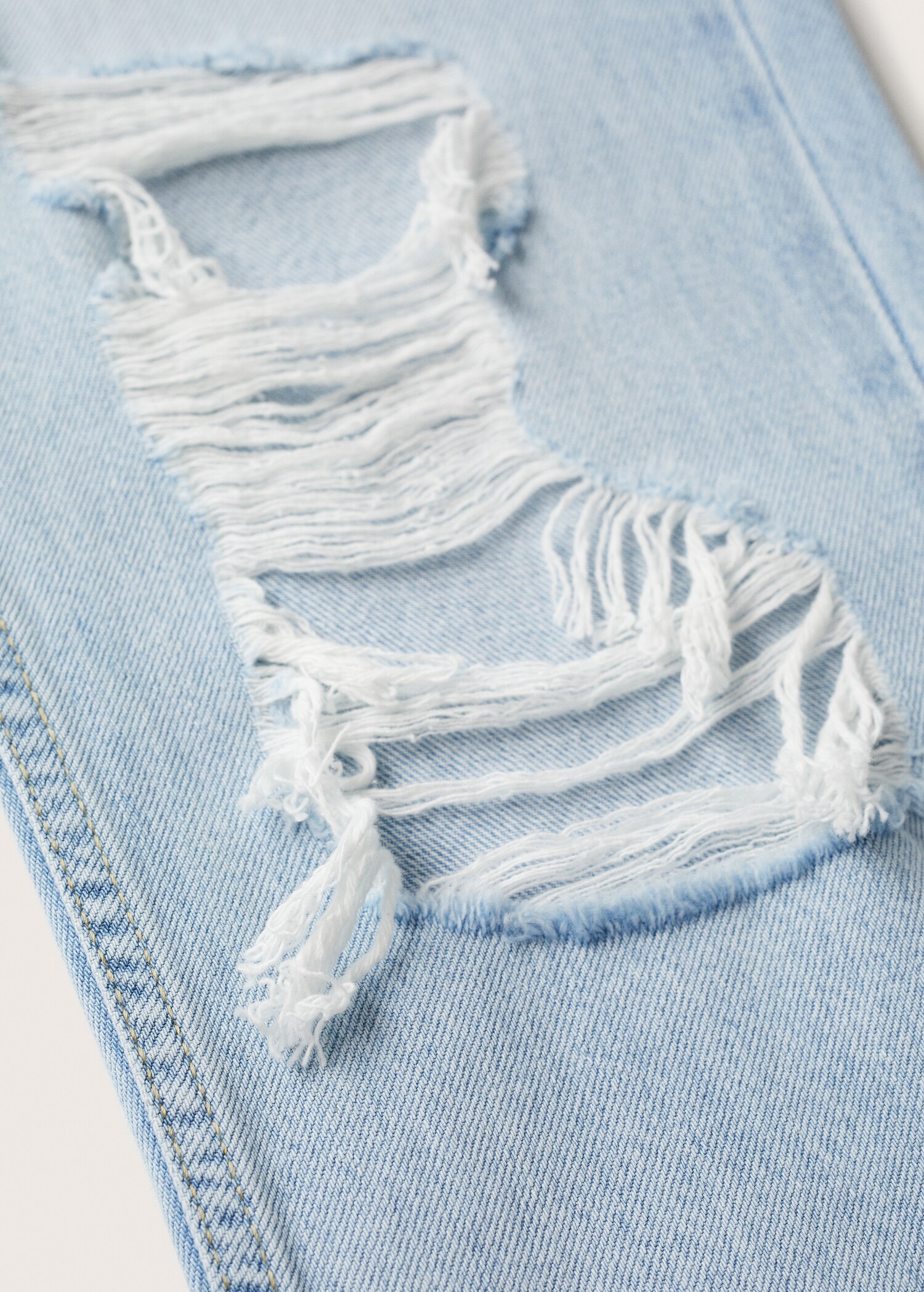 Jeans strappi decorativi - Dettaglio dell'articolo 8