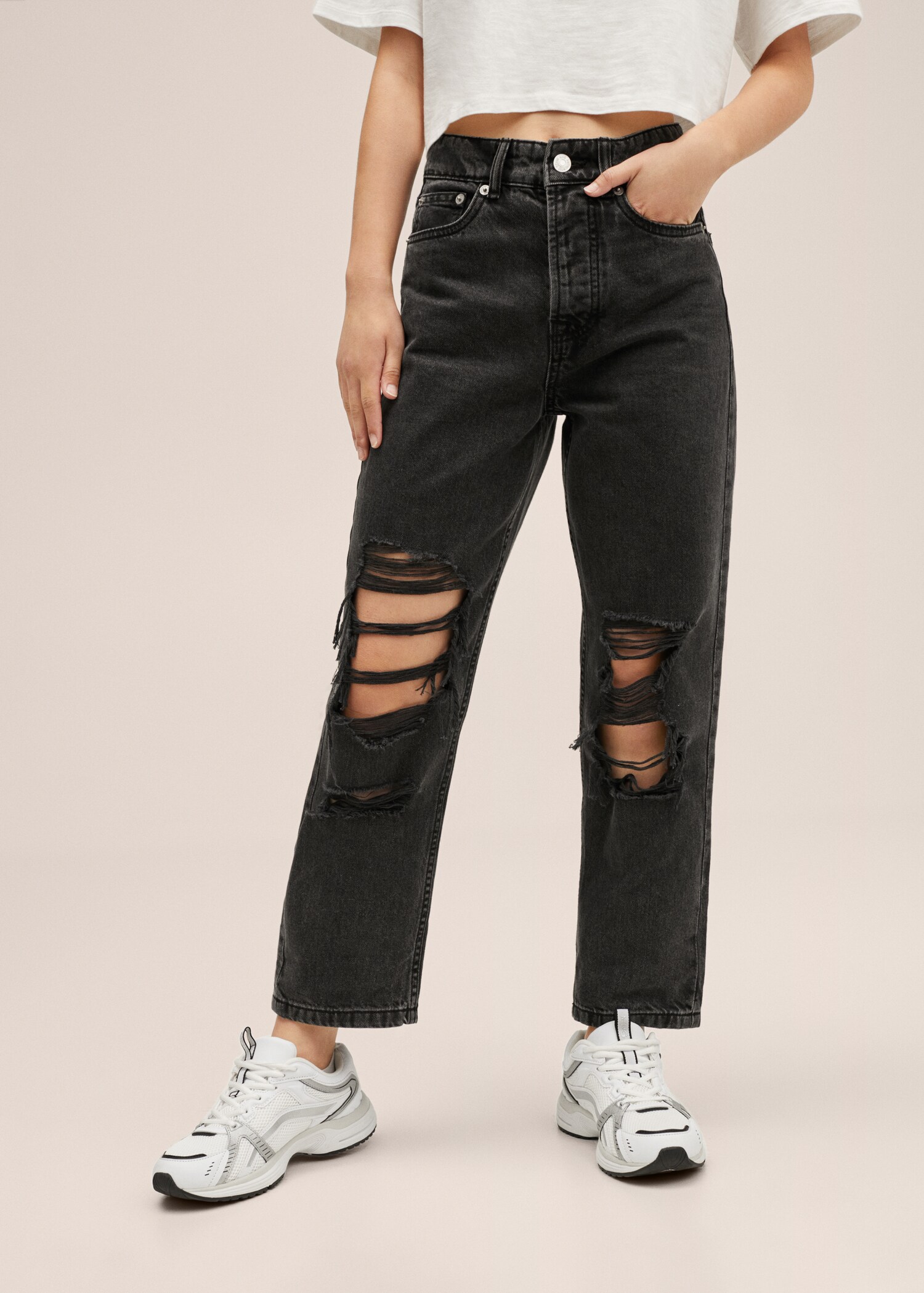 Jeans strappi decorativi - Piano medio