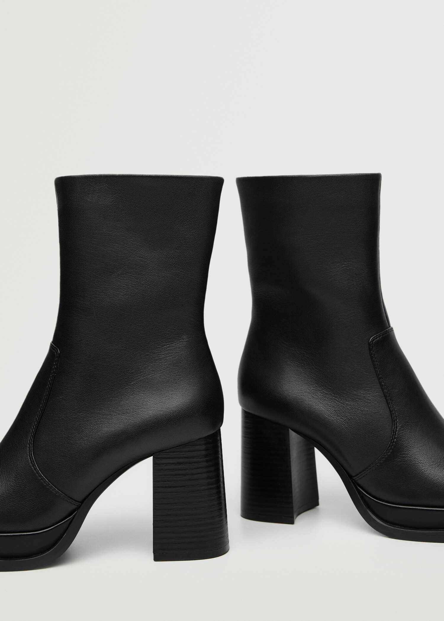 Lederstiefelette mit Absatz - Detail des Artikels 2