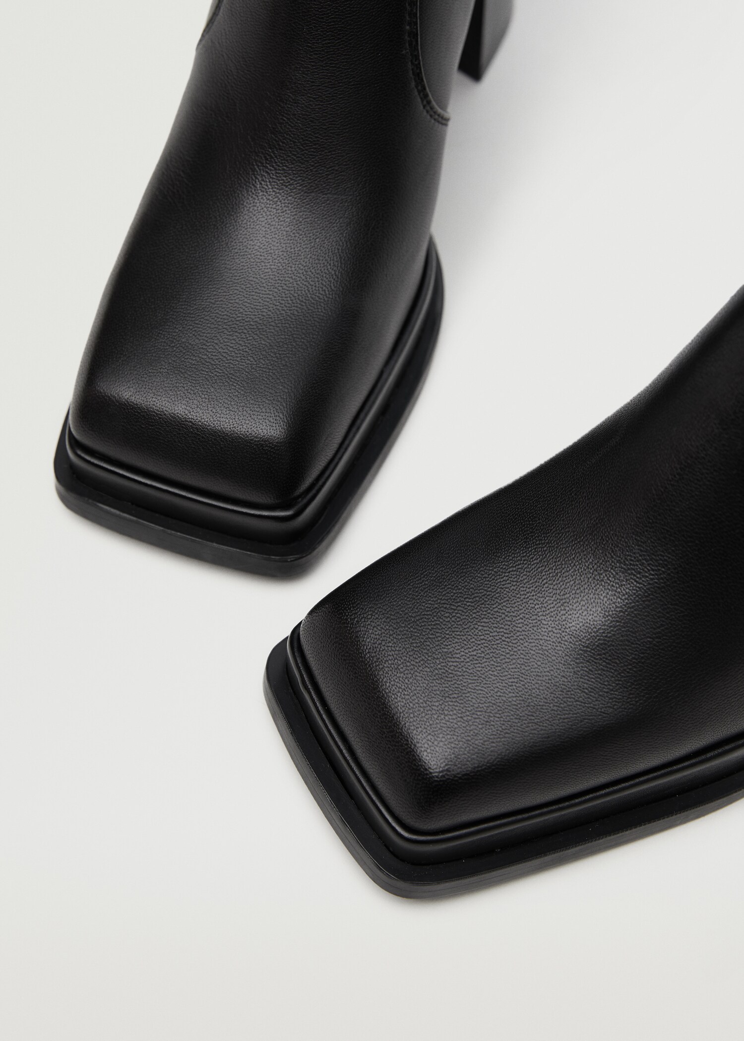 Lederstiefelette mit Absatz - Detail des Artikels 4